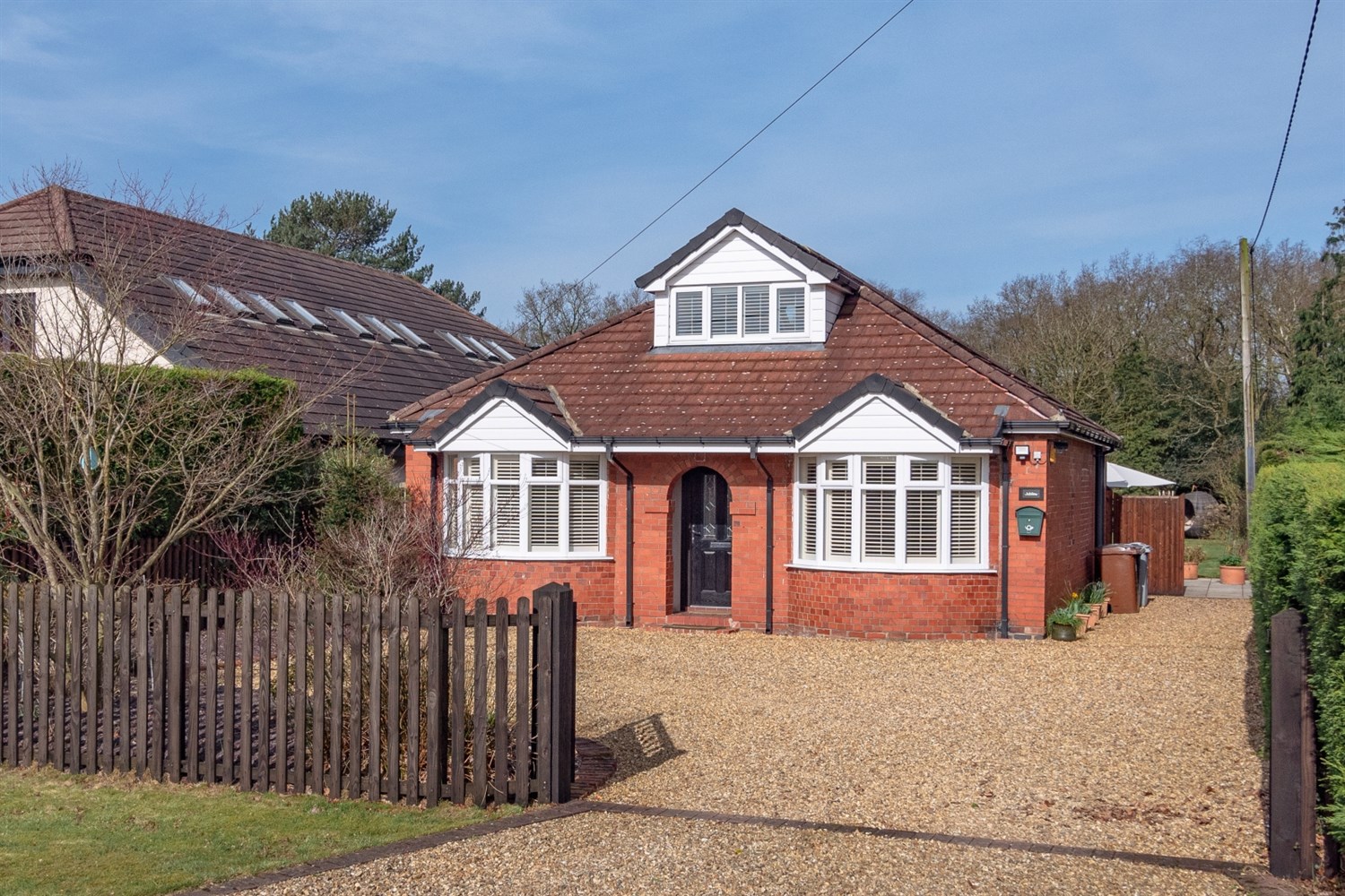 3 bedroom Detached House For Sale