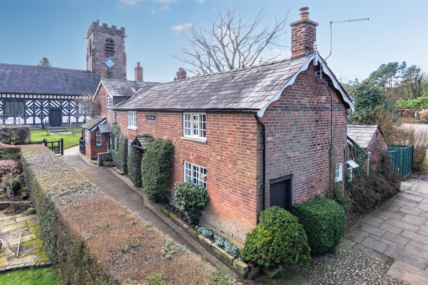 2 bedroom Semi-Detached House SSTC