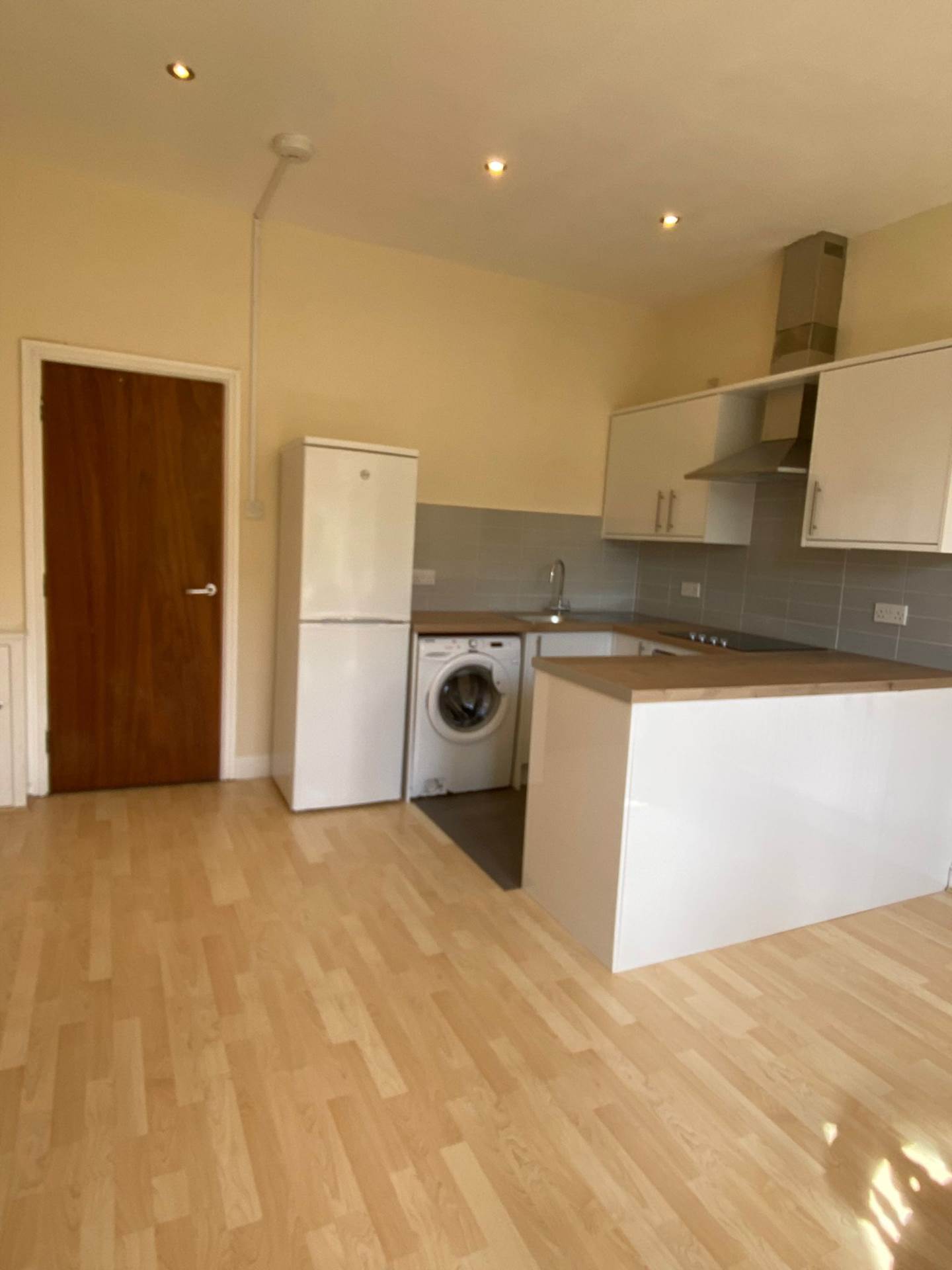 1 bedroom Apartment Under Offer