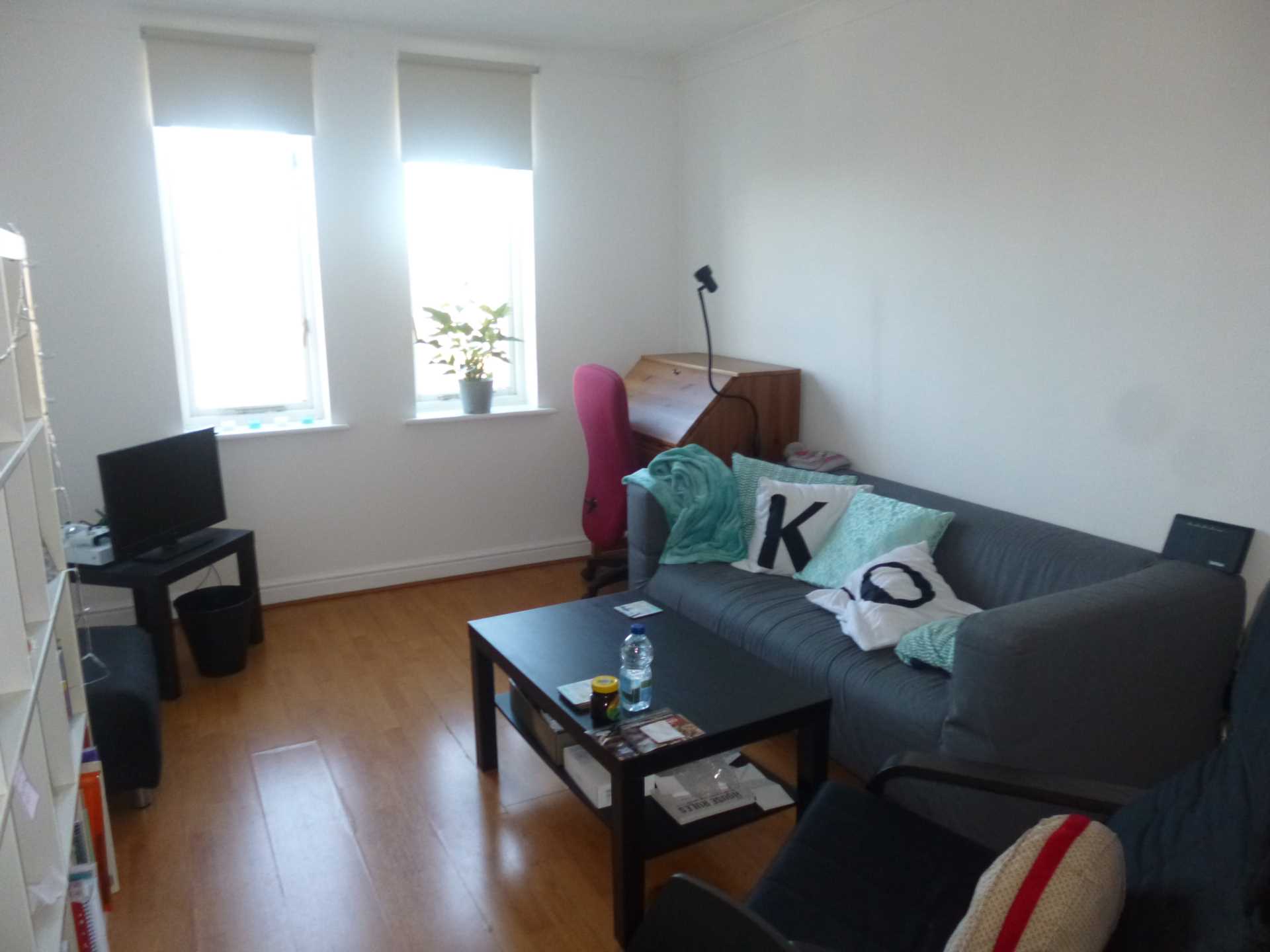 2 bedroom Apartment To Let