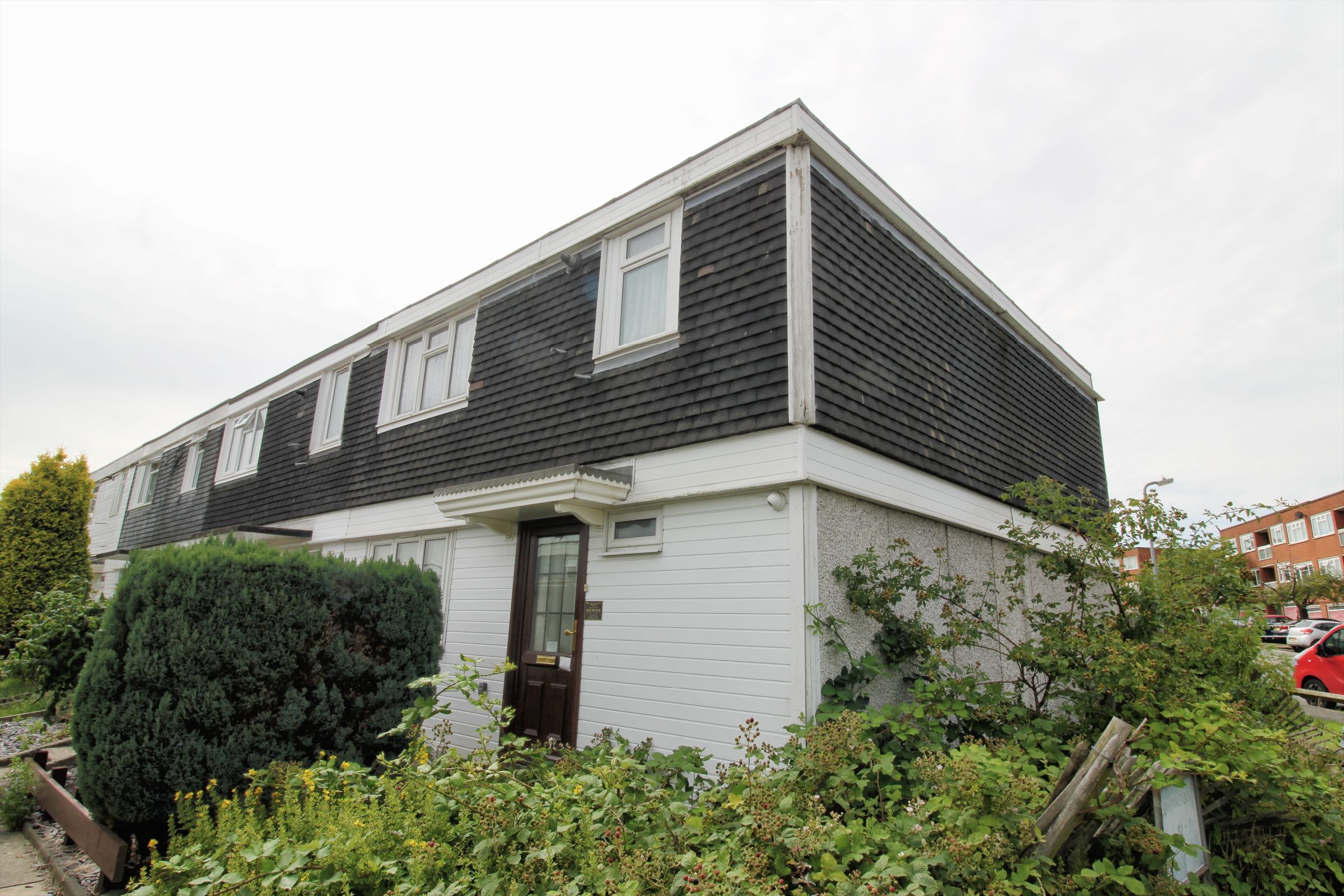 3 bedroom Terraced SSTC