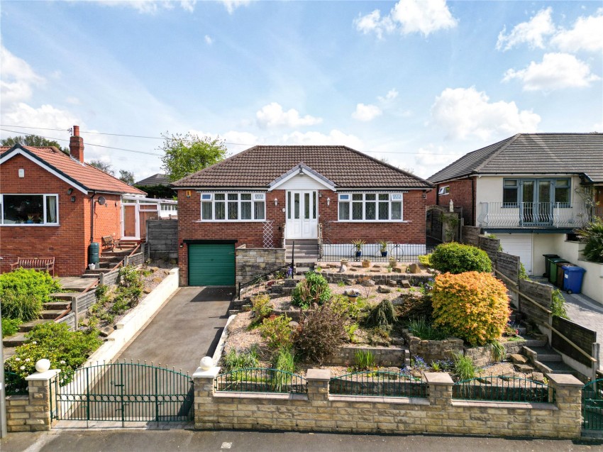 2 bedroom Detached house For Sale