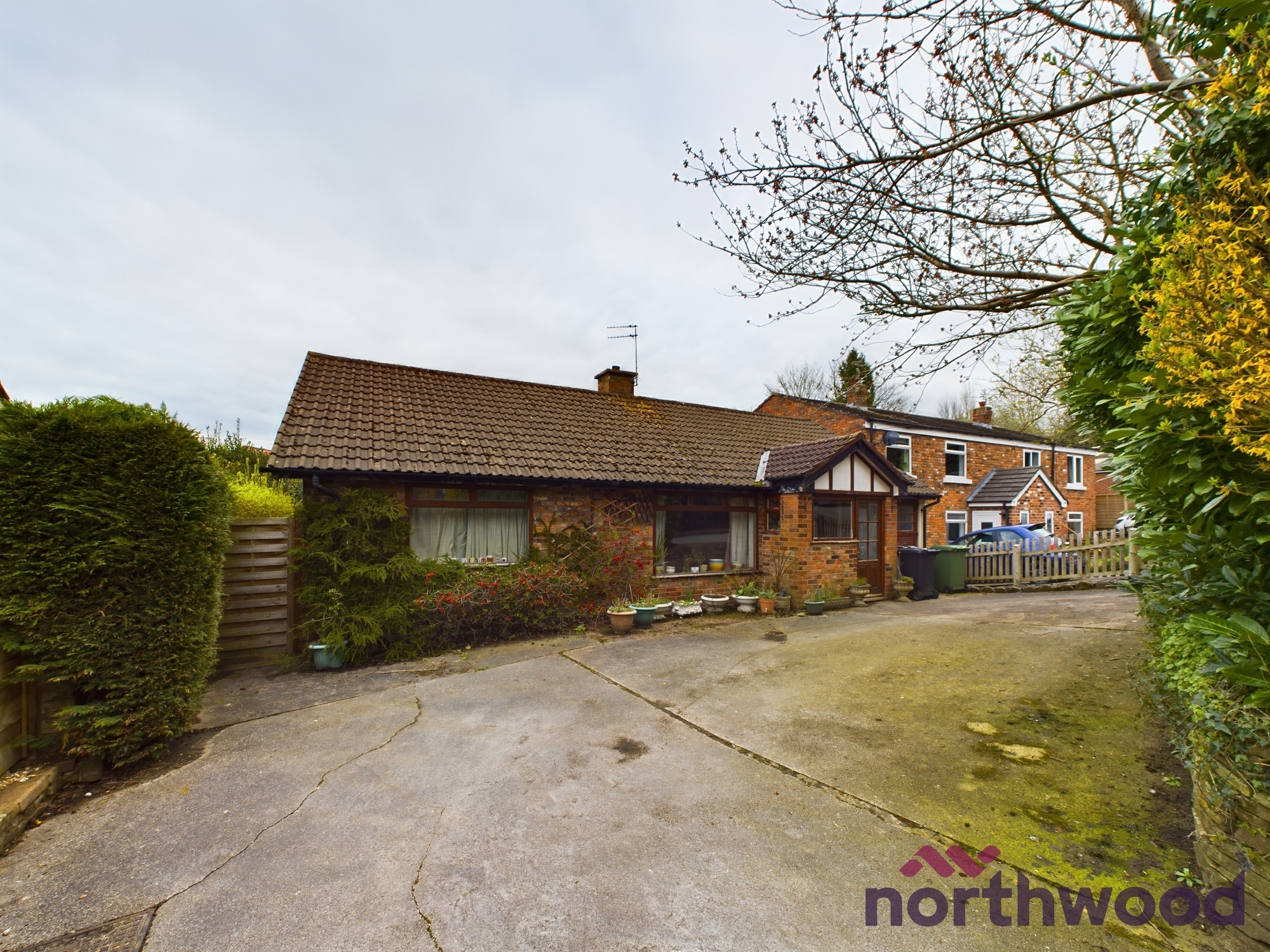 4 bedroom Bungalow Under Offer