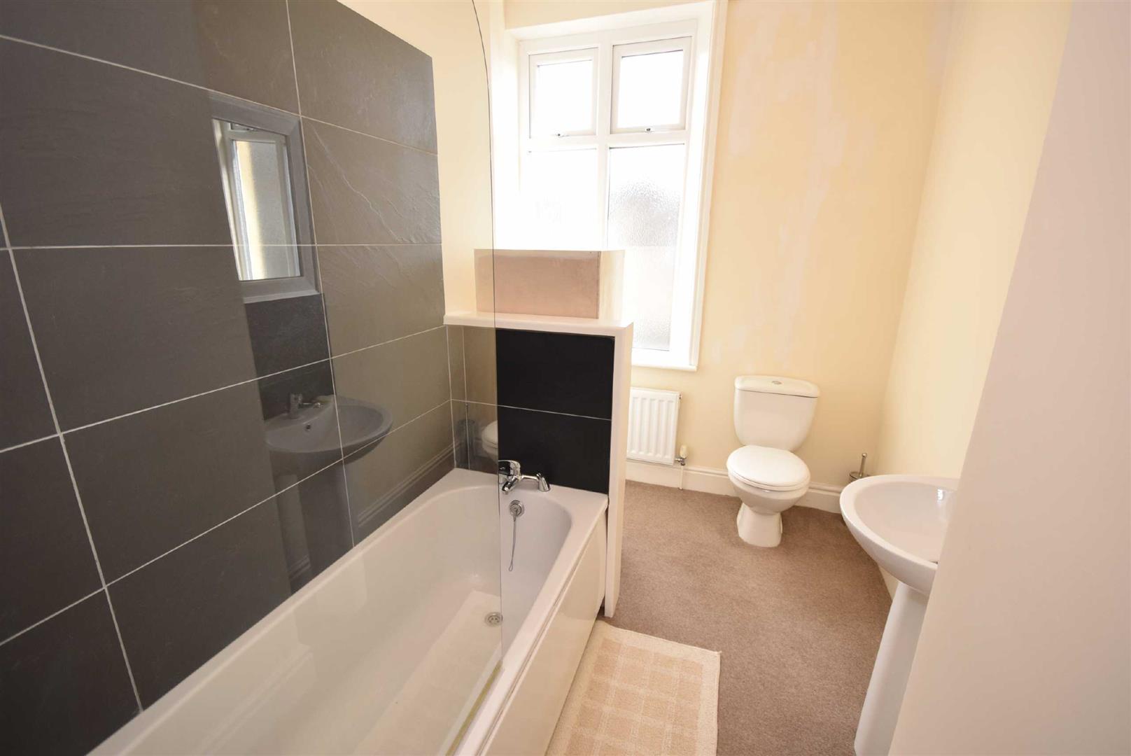 2 bedroom Terraced SSTC