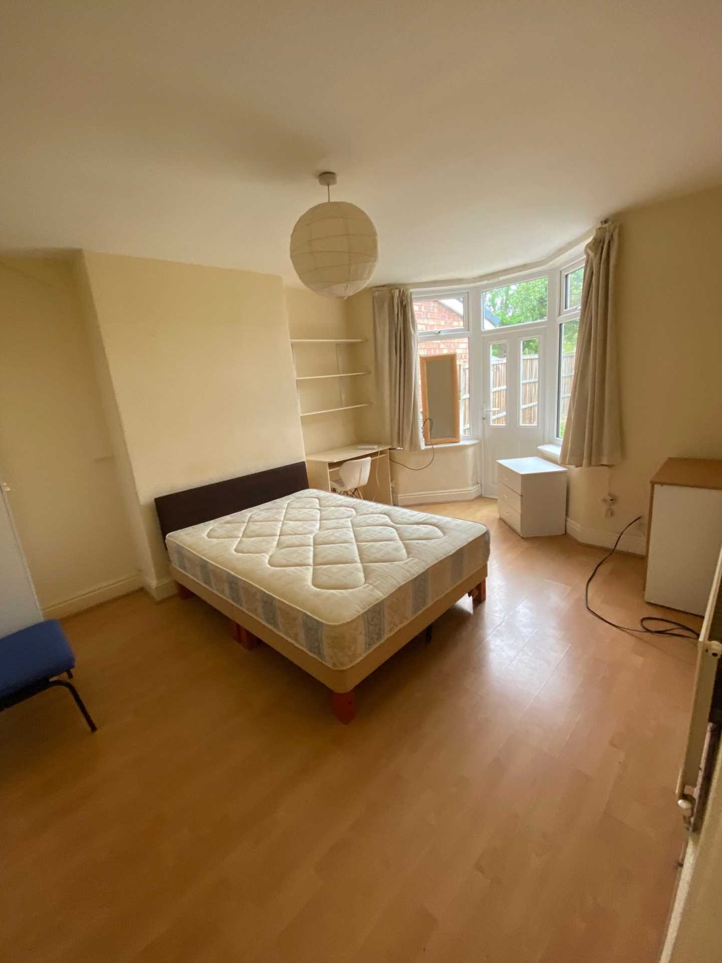 3 bedroom Semi-Detached To Let