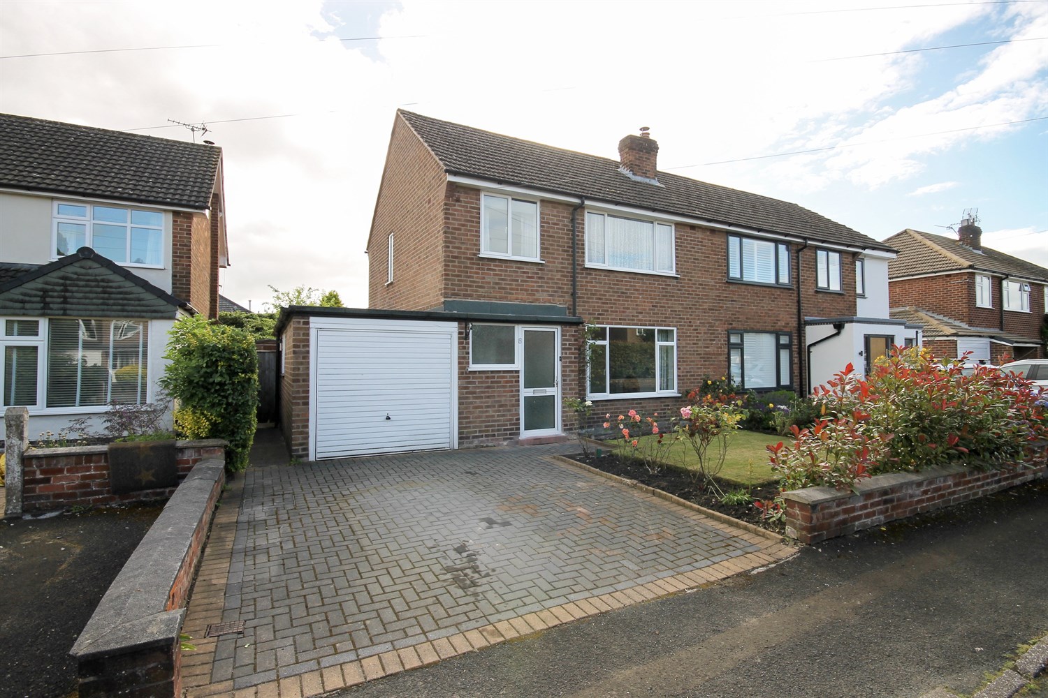 3 bedroom Semi-Detached House Sold