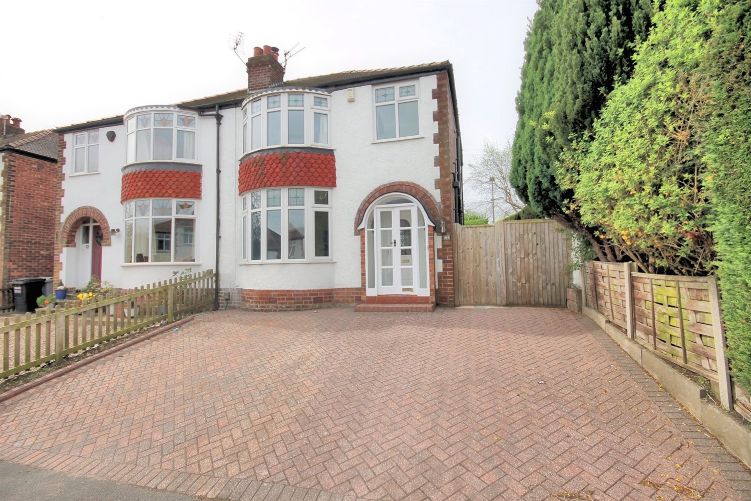 3 bedroom Semi-Detached House Sold