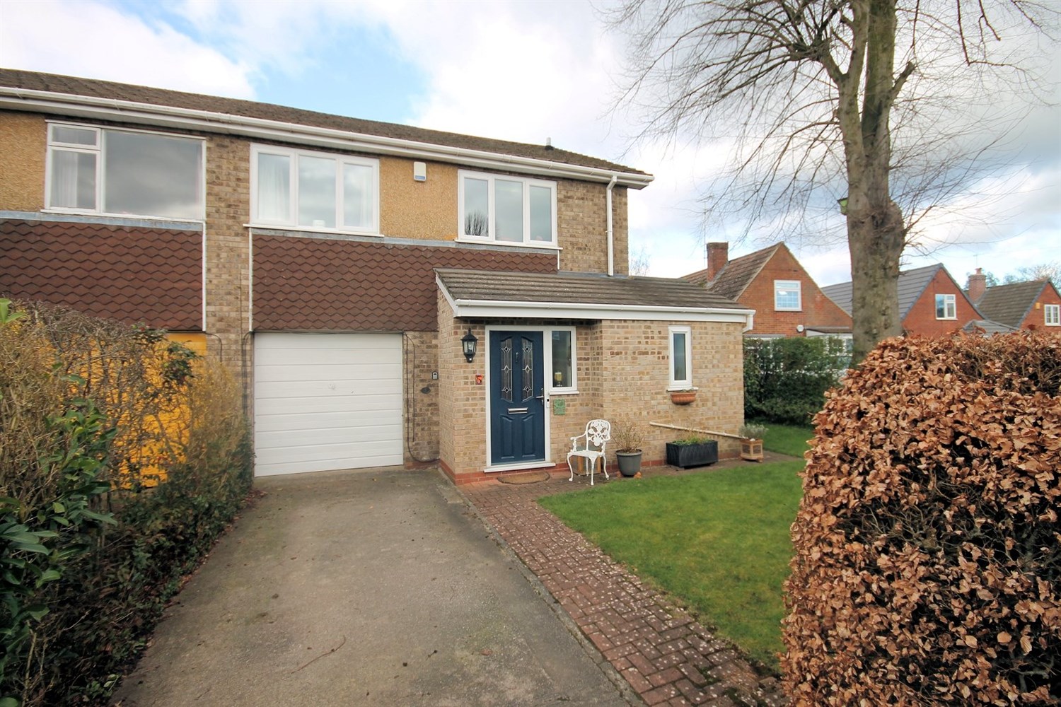 3 bedroom Semi-Detached House Sold