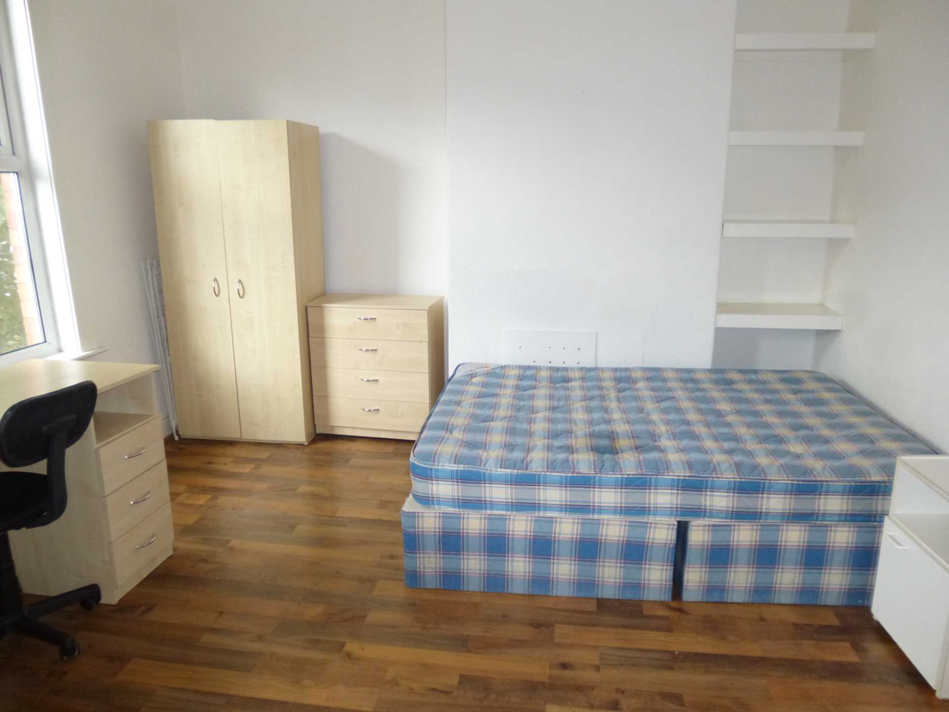 4 bedroom Terraced To Let