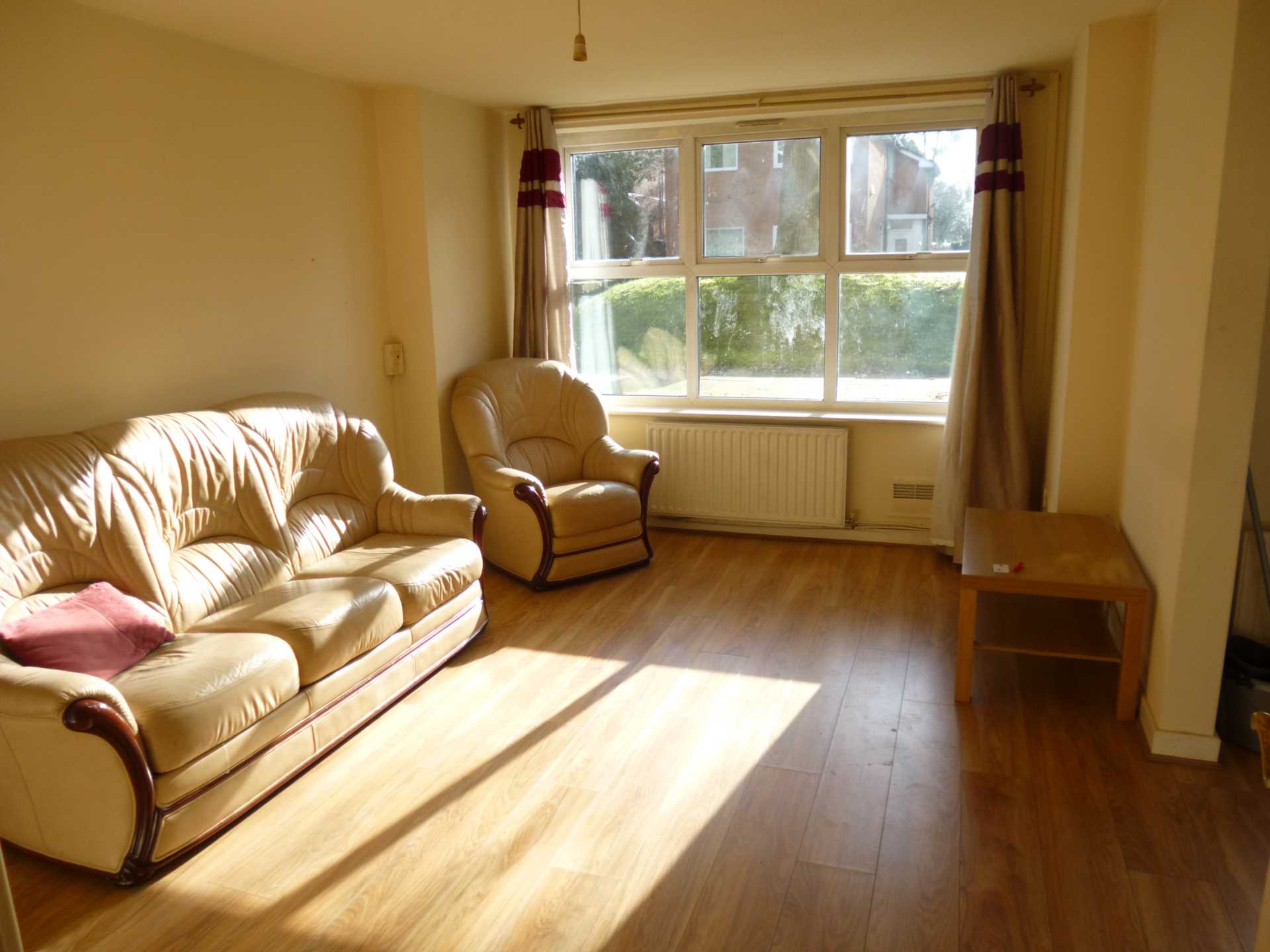 2 bedroom Apartment Let