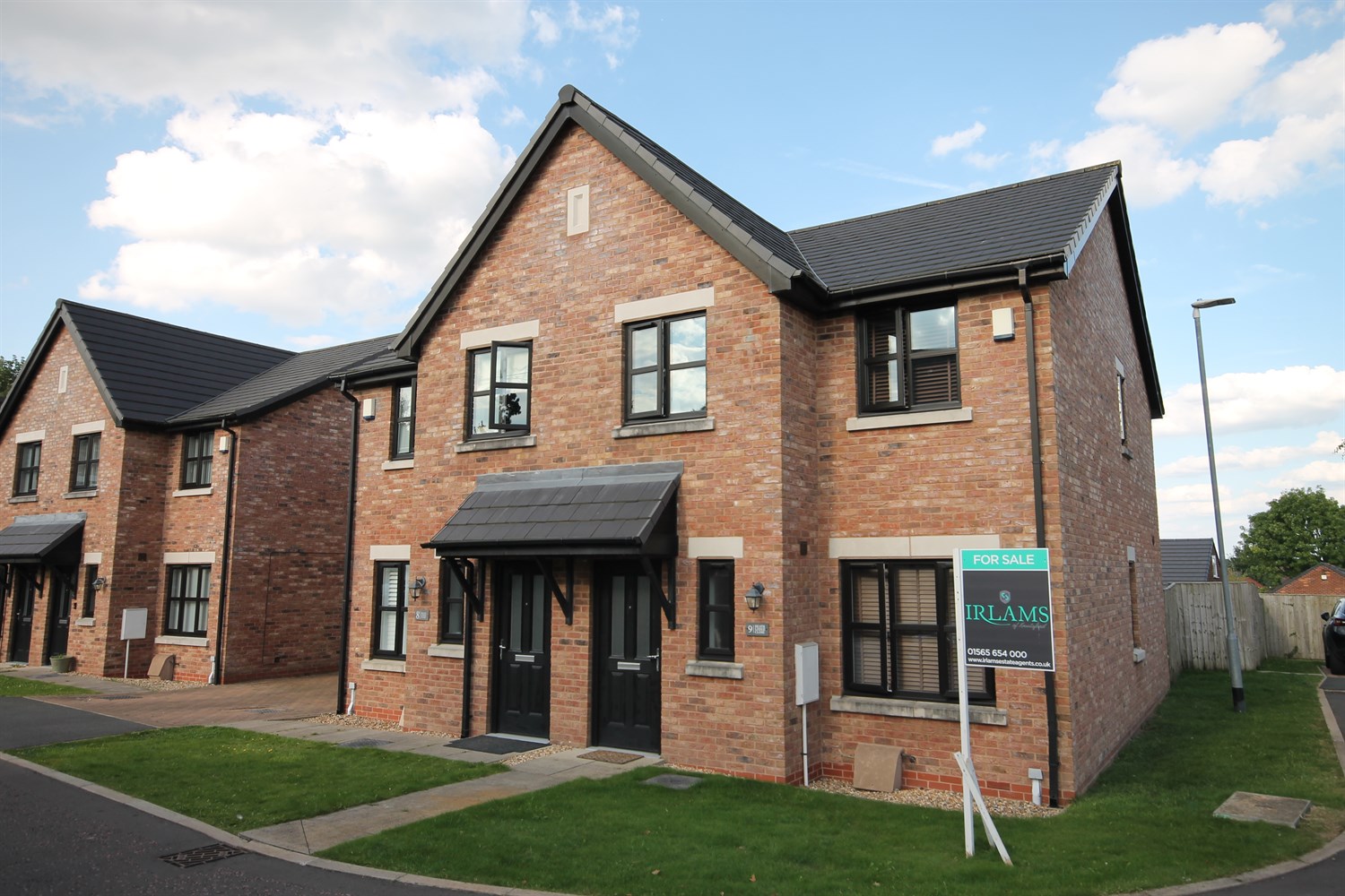 3 bedroom Semi-Detached House Sold