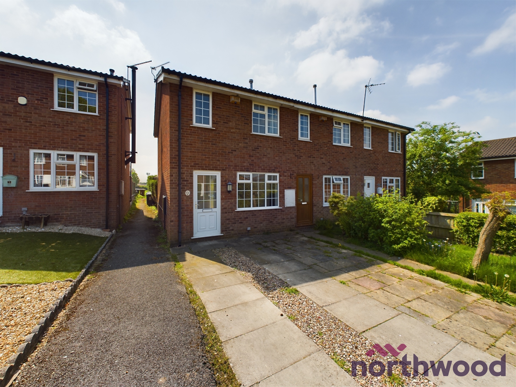 2 bedroom Terraced House SSTC