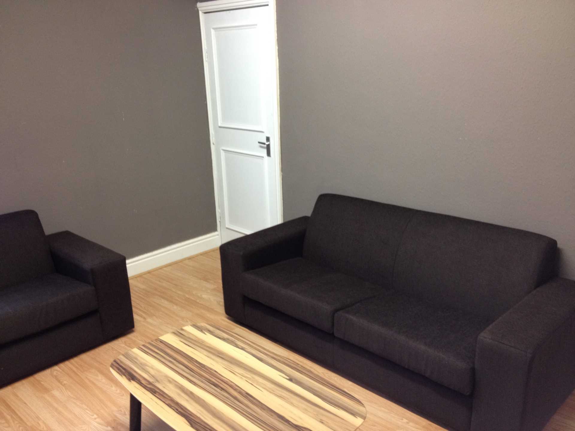 4 bedroom Terraced To Let