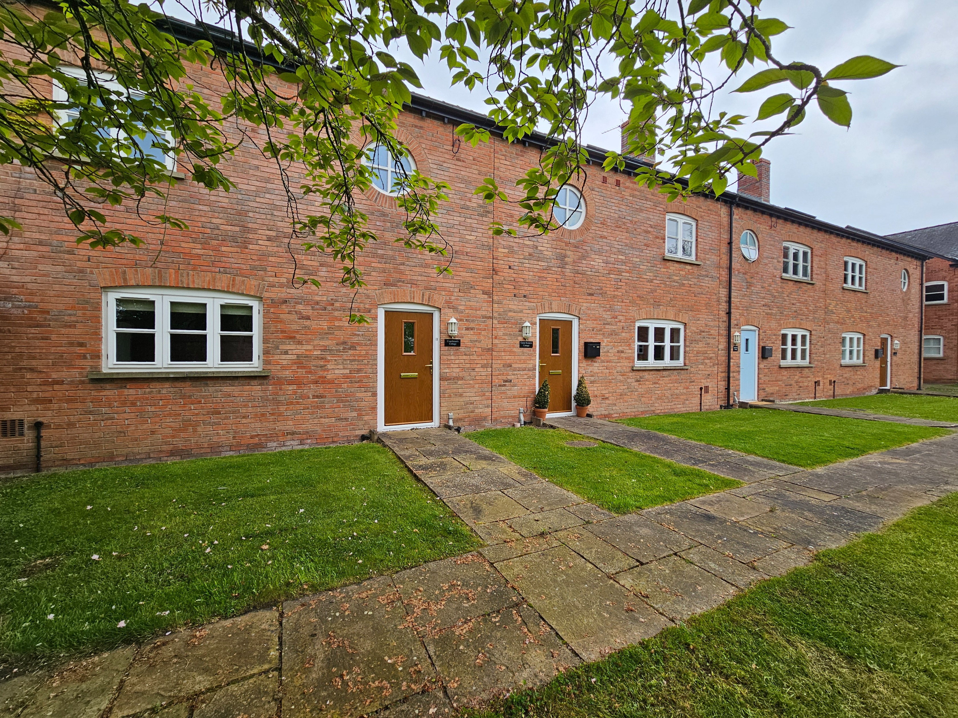 4 bedroom Barn Conversion Let agreed