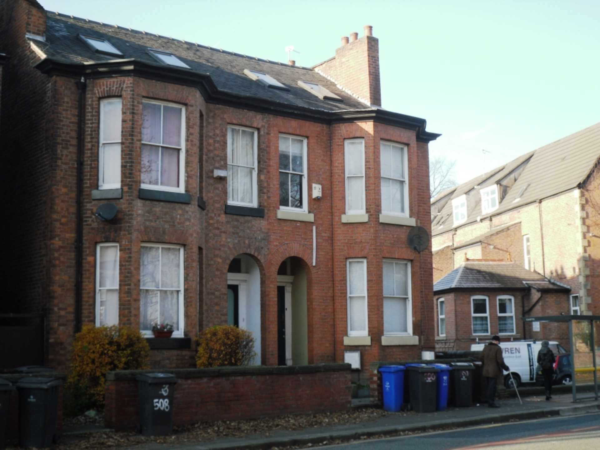 8 bedroom End Terrace To Let
