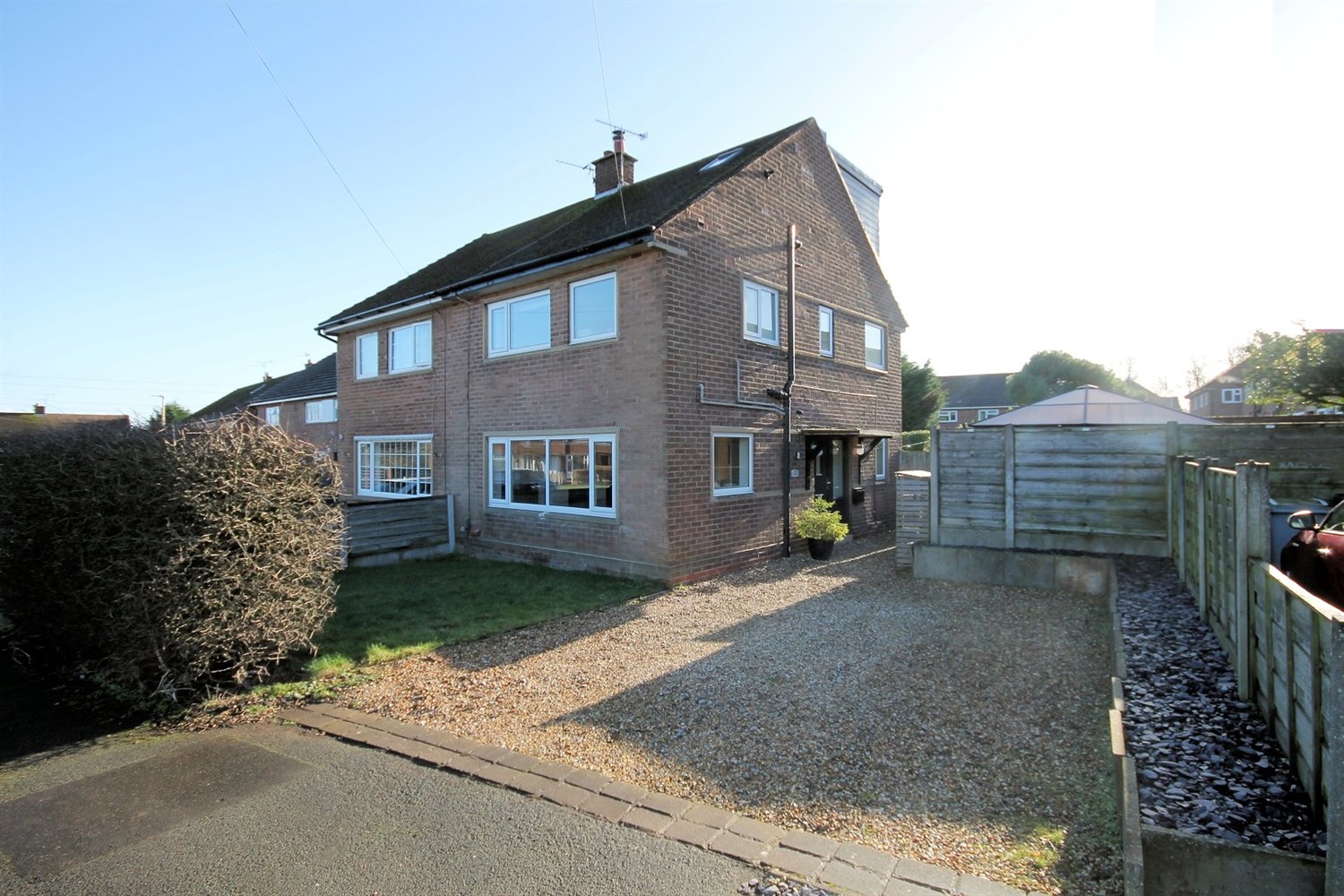 3 bedroom Semi-Detached House SSTC