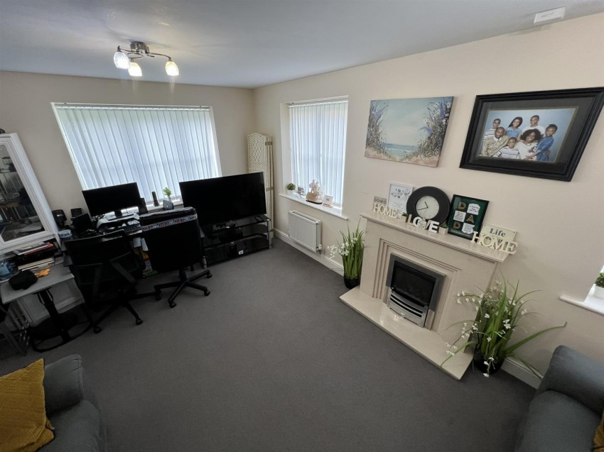 5 bedroom Detached house SSTC
