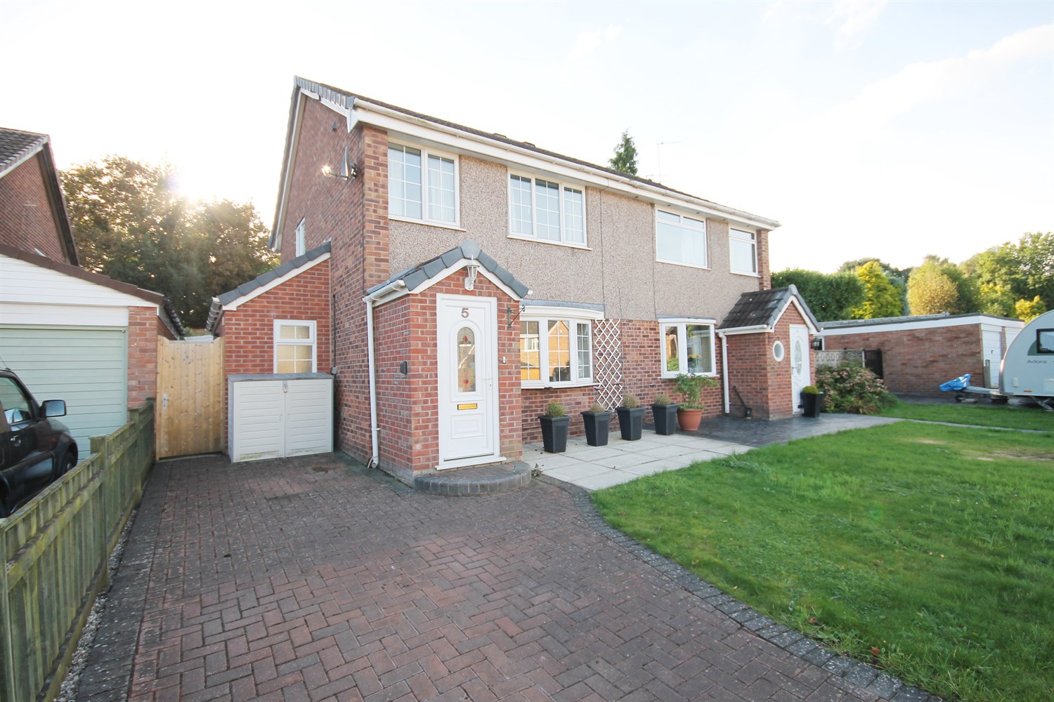 3 bedroom Semi-Detached House Sold
