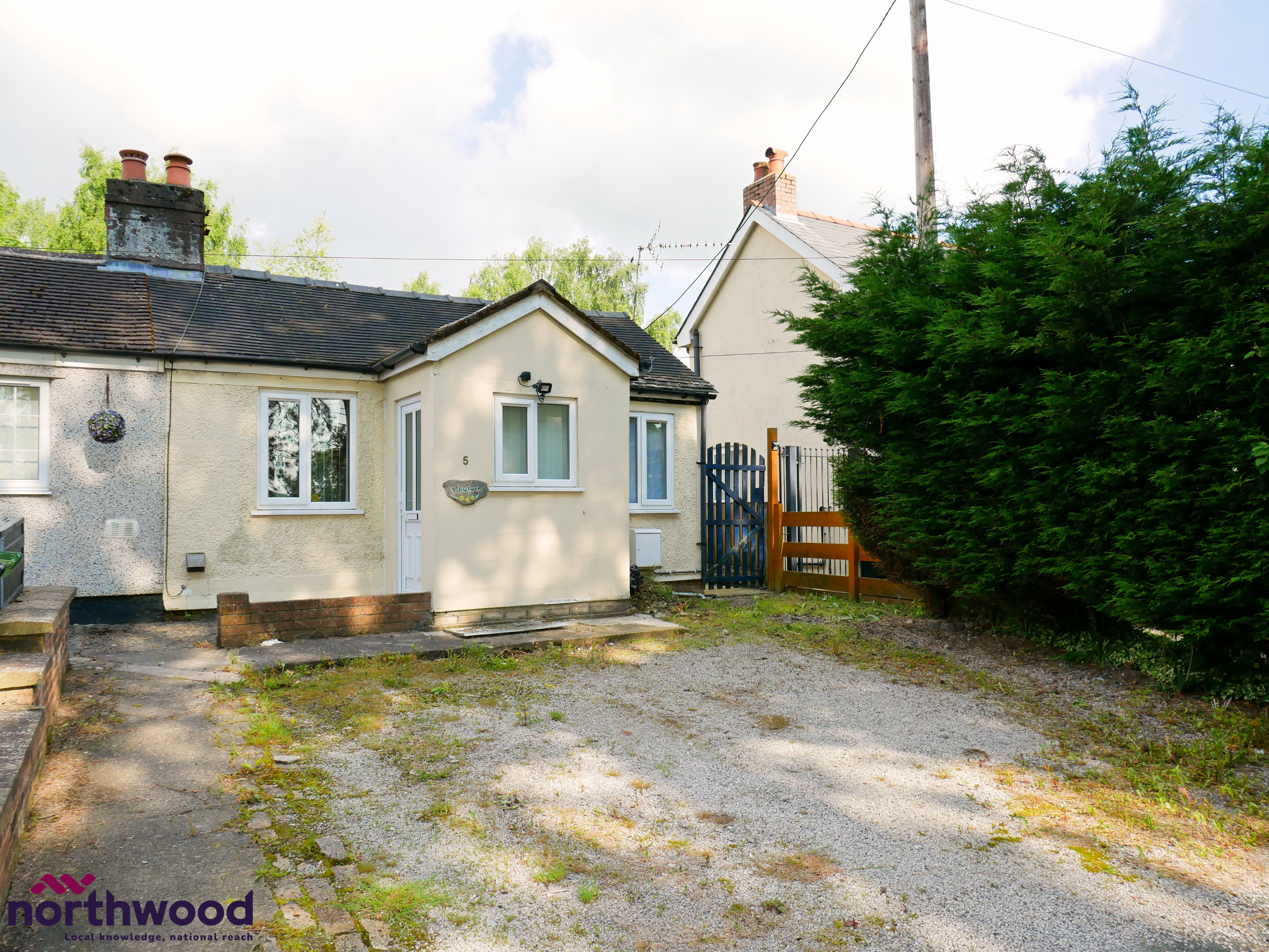 2 bedroom Bungalow For Sale
