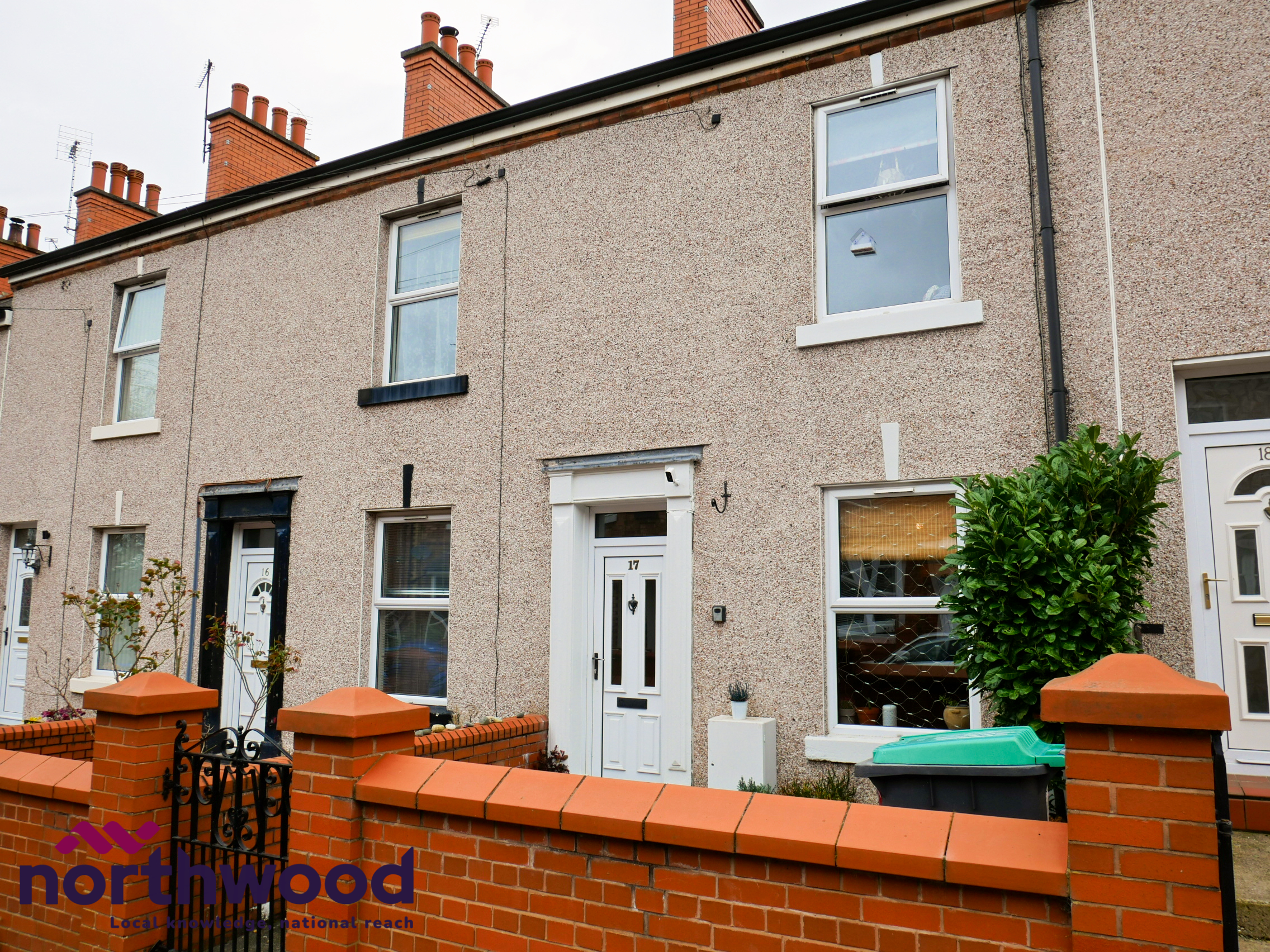 2 bedroom Terraced House SSTC