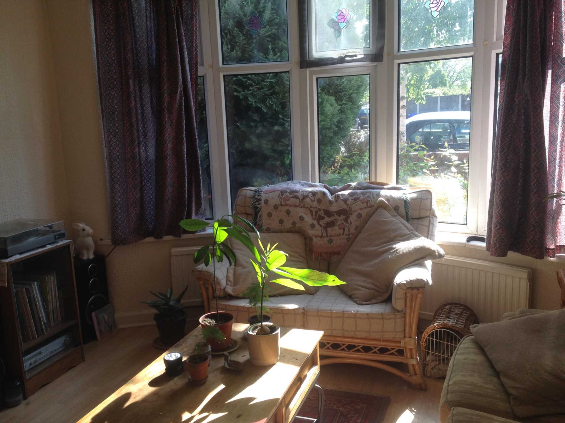 3 bedroom Semi-Detached To Let