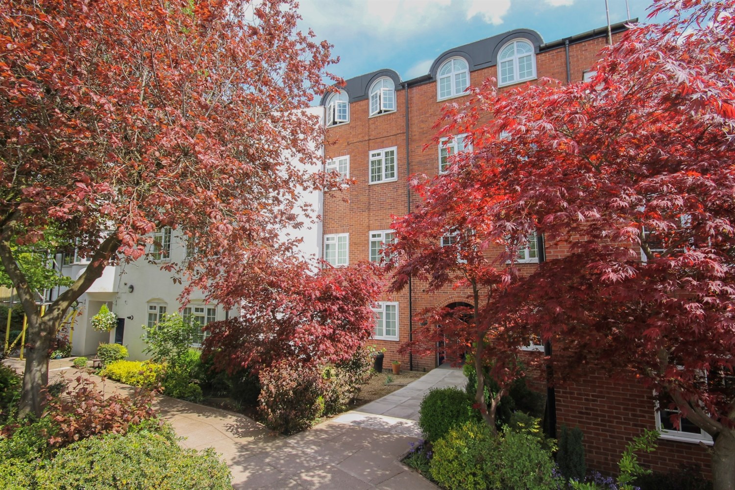 2 bedroom Apartment For Sale