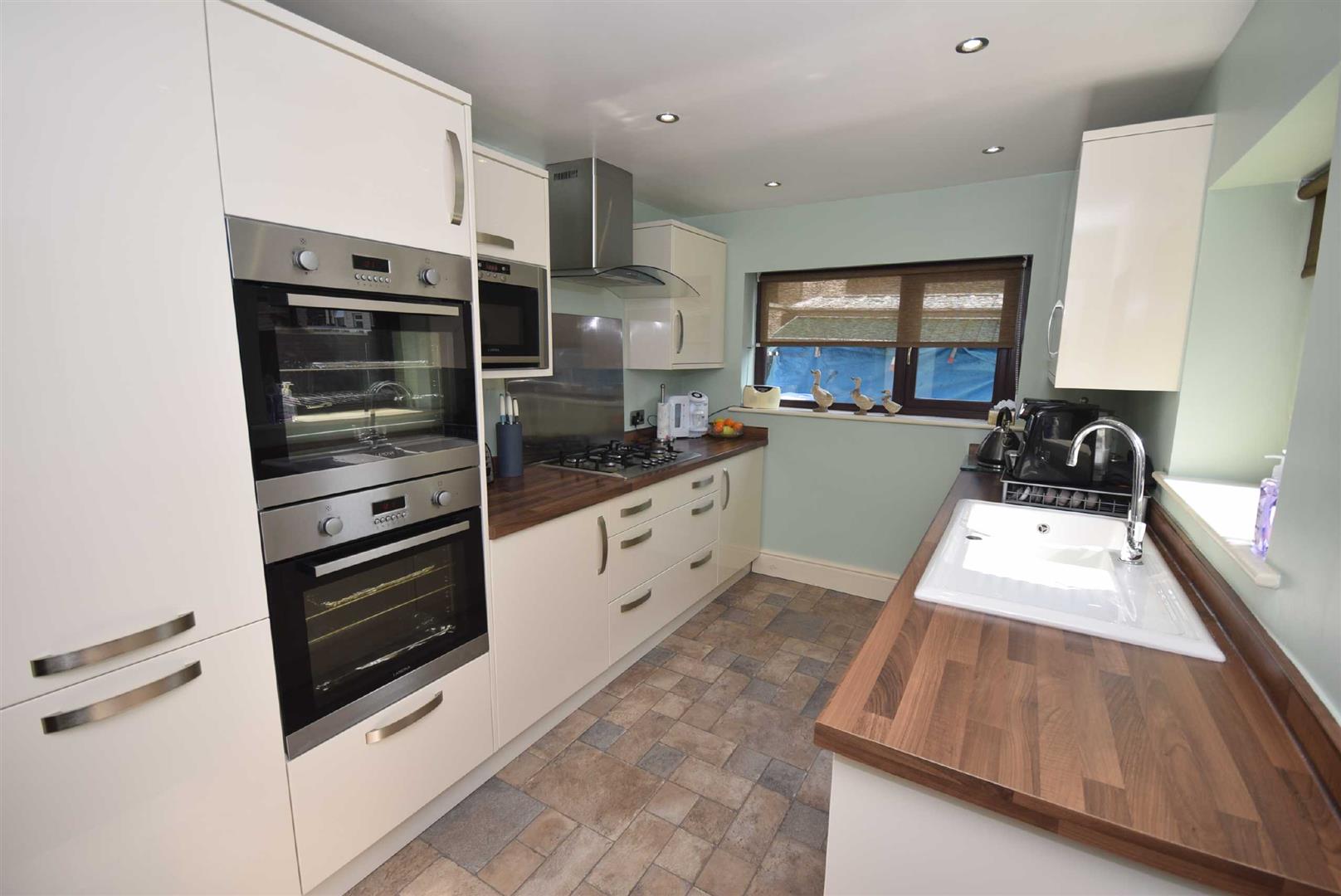 3 bedroom Terraced SSTC