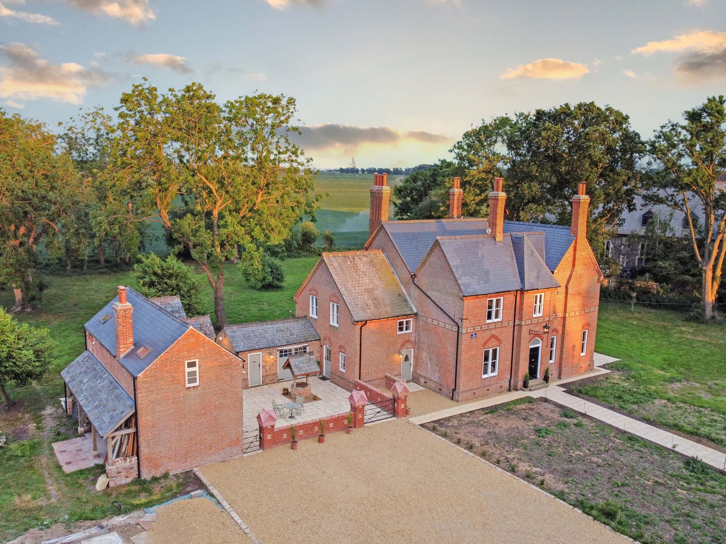 7 bedroom Detached For Sale