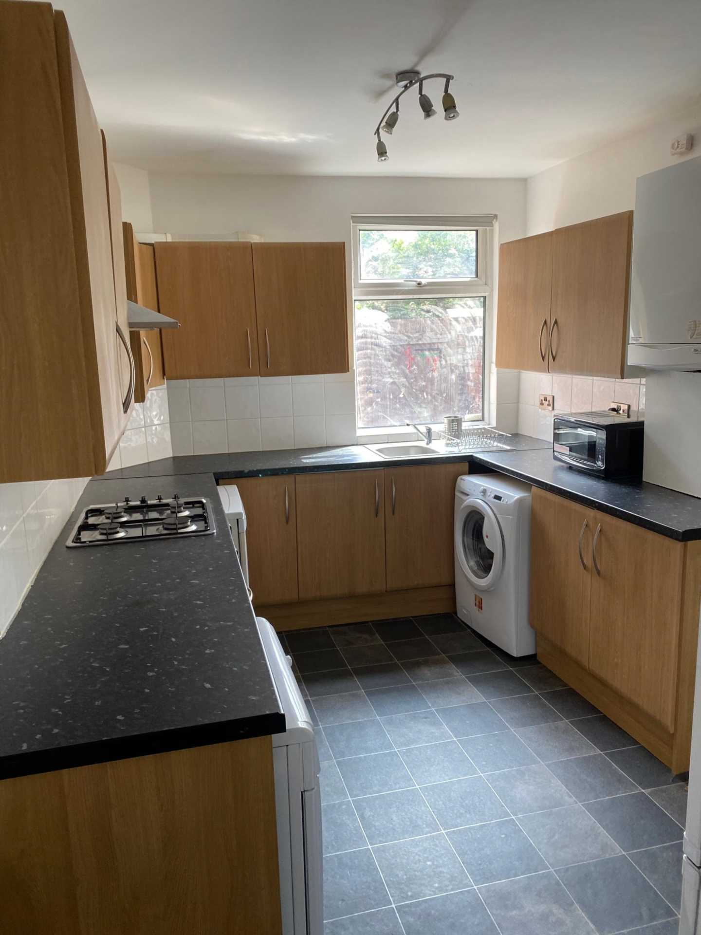 4 bedroom Semi-Detached To Let