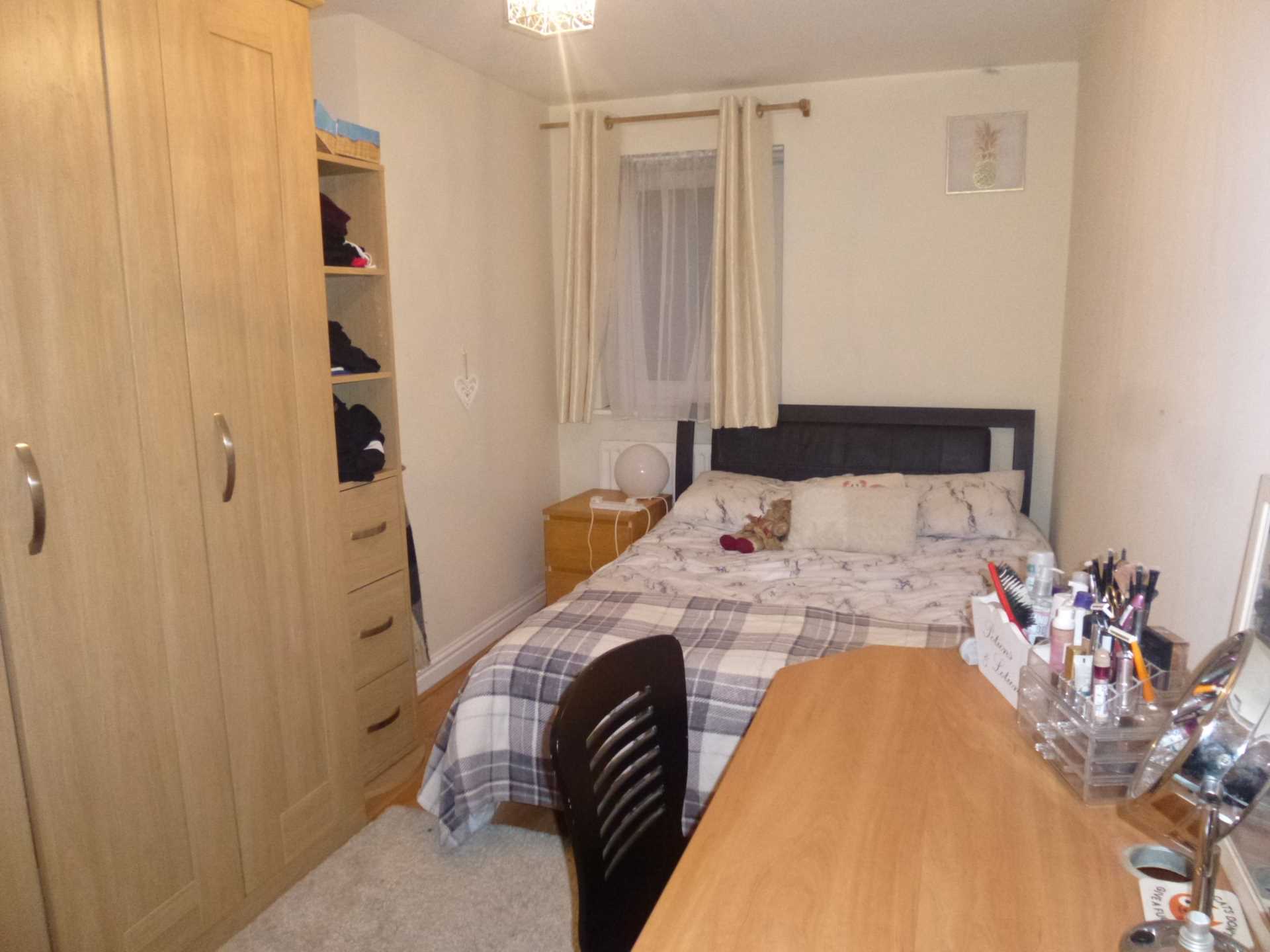 2 bedroom Apartment To Let