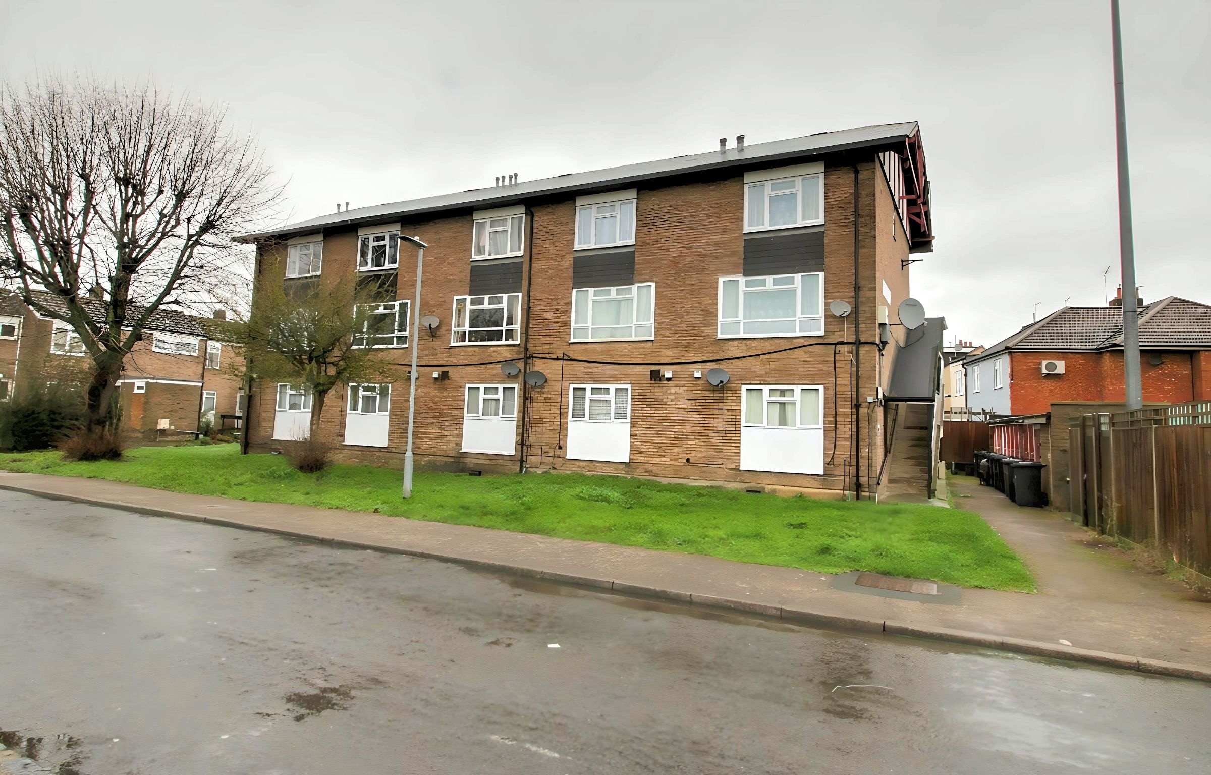 2 bedroom Apartment To Let