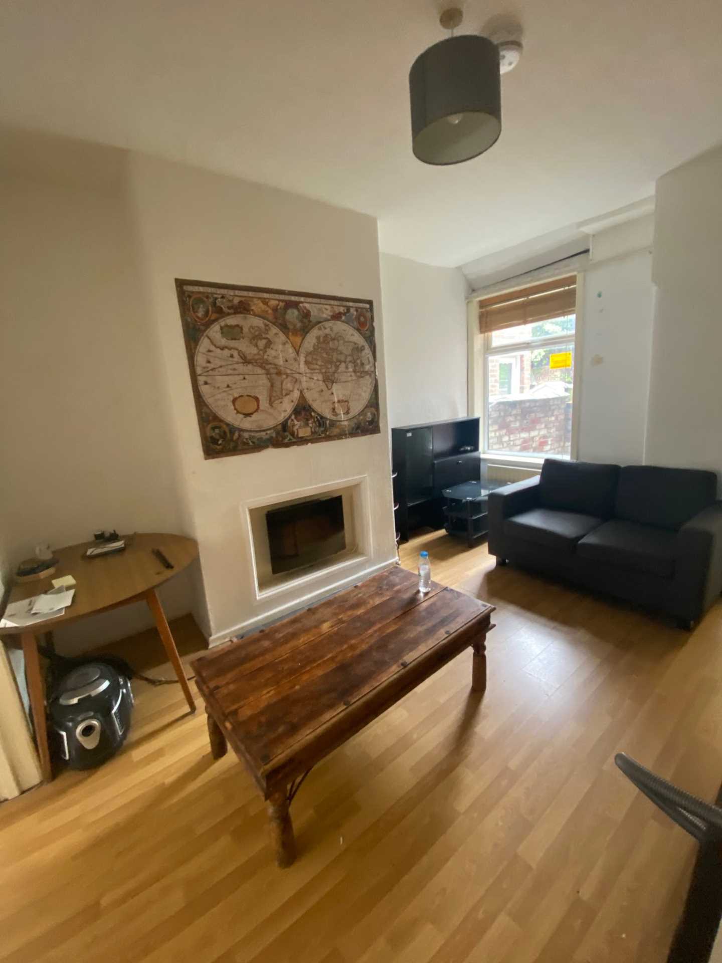3 bedroom Semi-Detached To Let