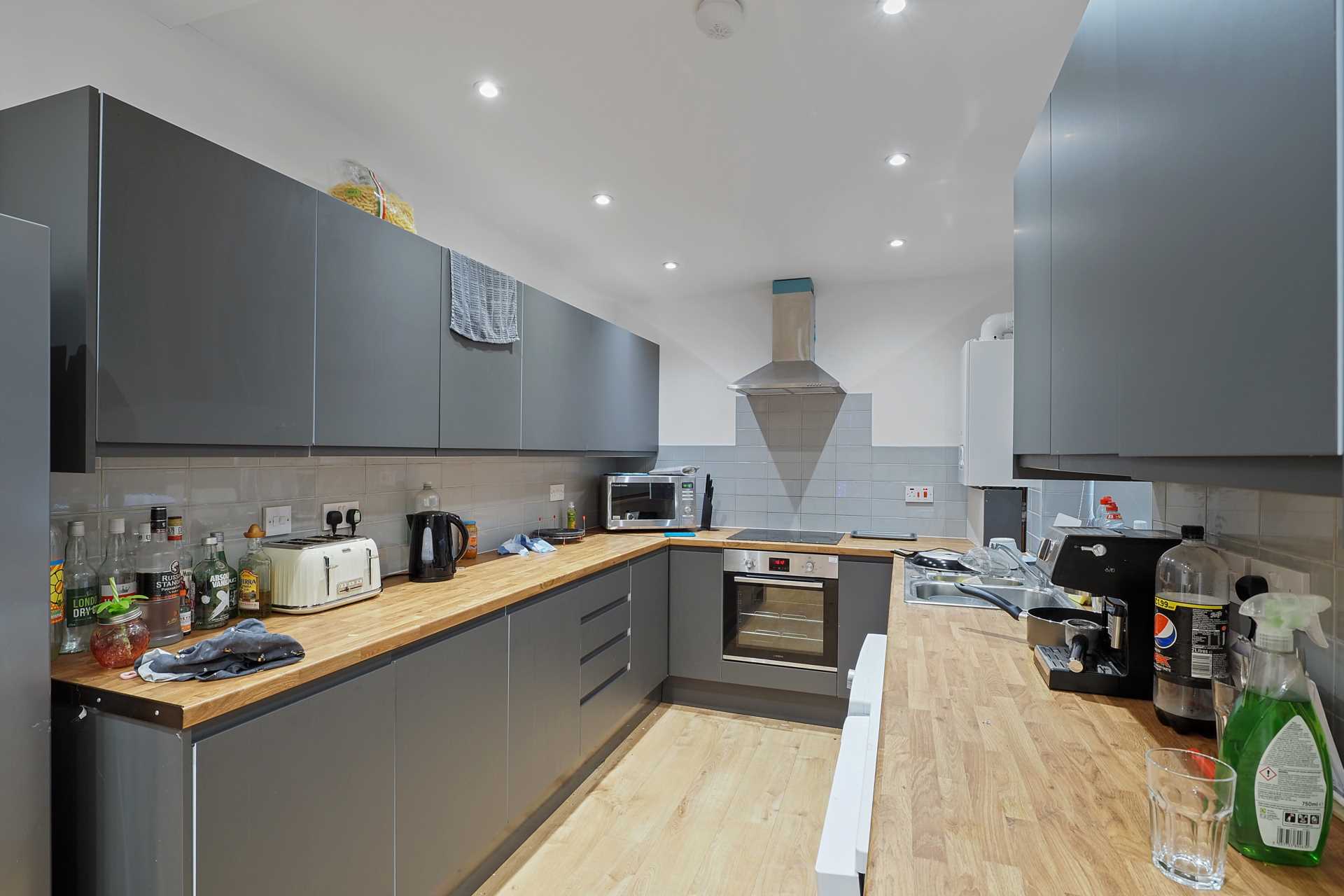 5 bedroom Terraced To Let