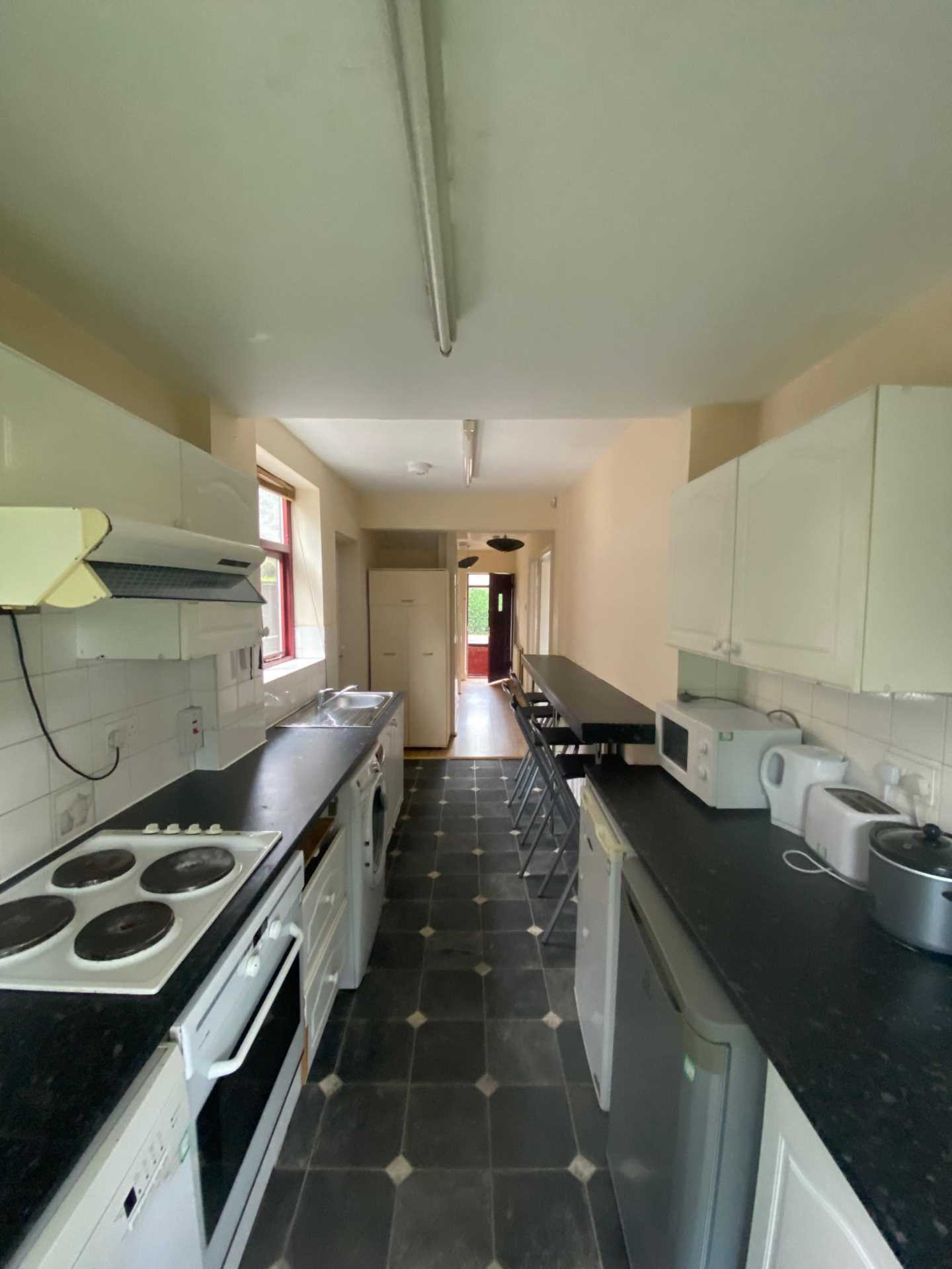 3 bedroom Semi-Detached To Let