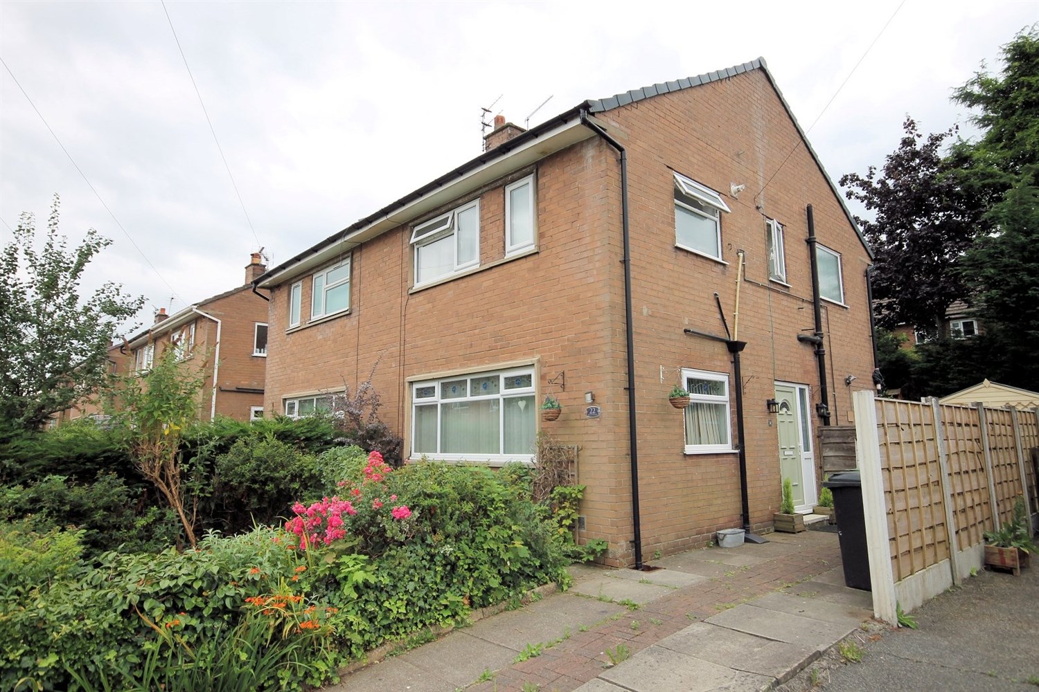 2 bedroom Semi-Detached House For Sale