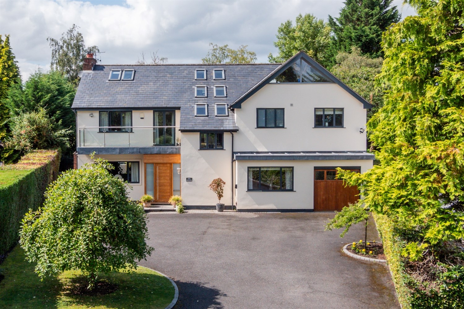 5 bedroom Detached House Sold