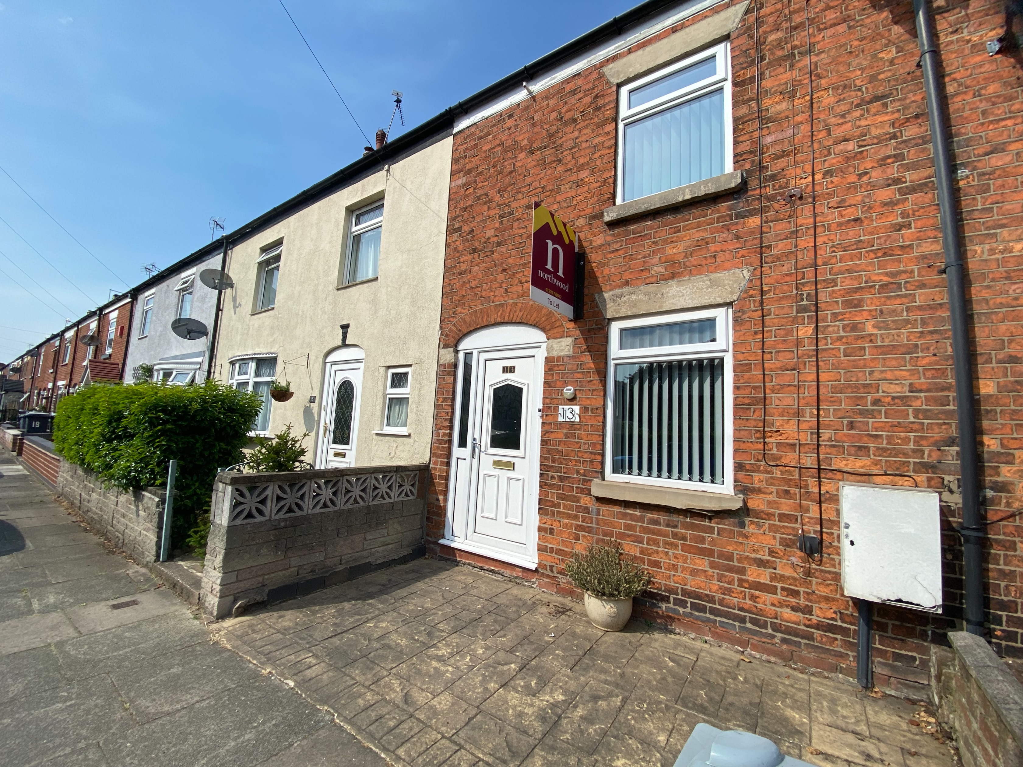 2 bedroom Terraced House To Let