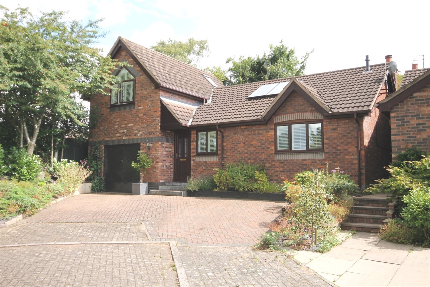 3 bedroom Detached House SSTC