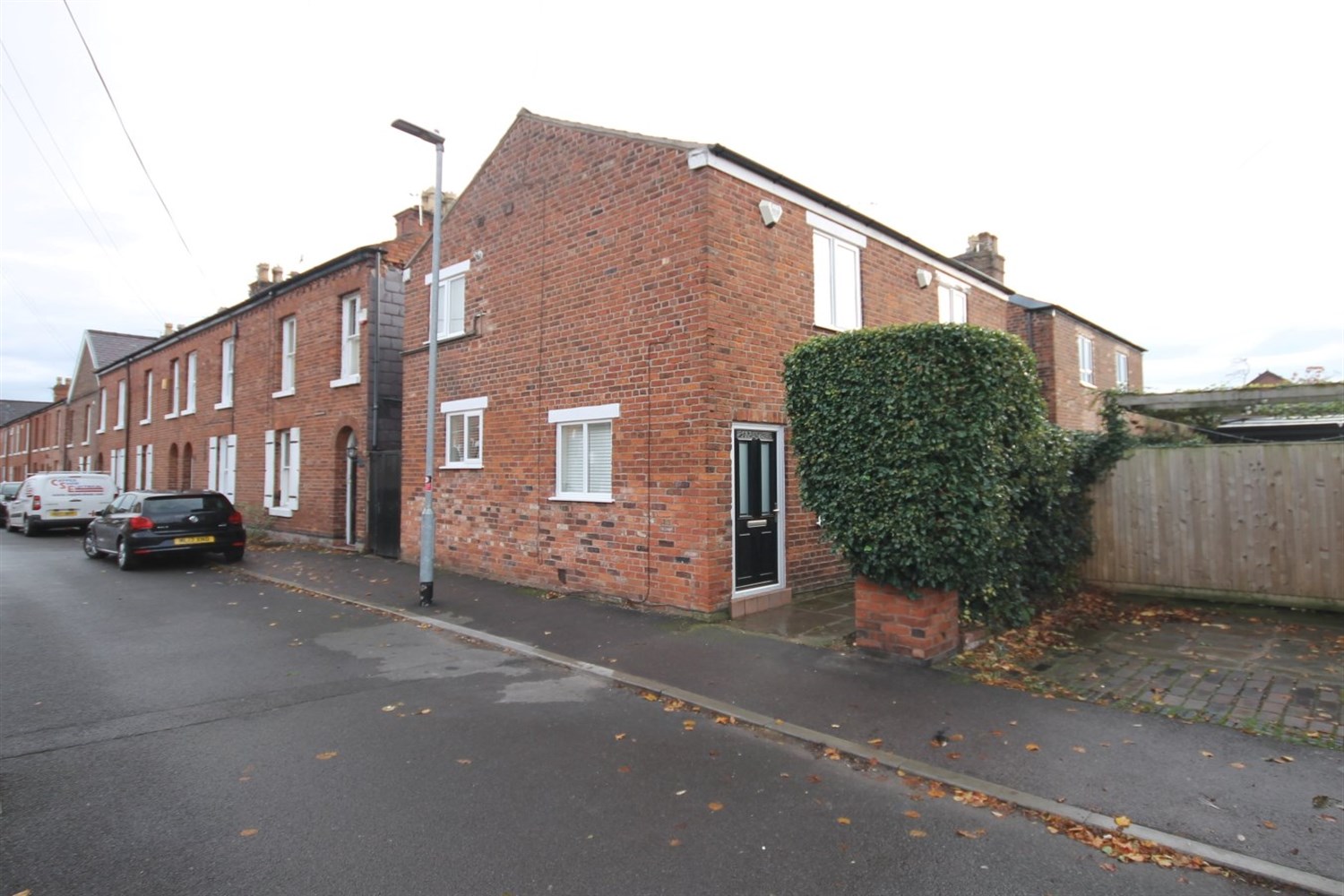 1 bedroom Semi-Detached House SSTC