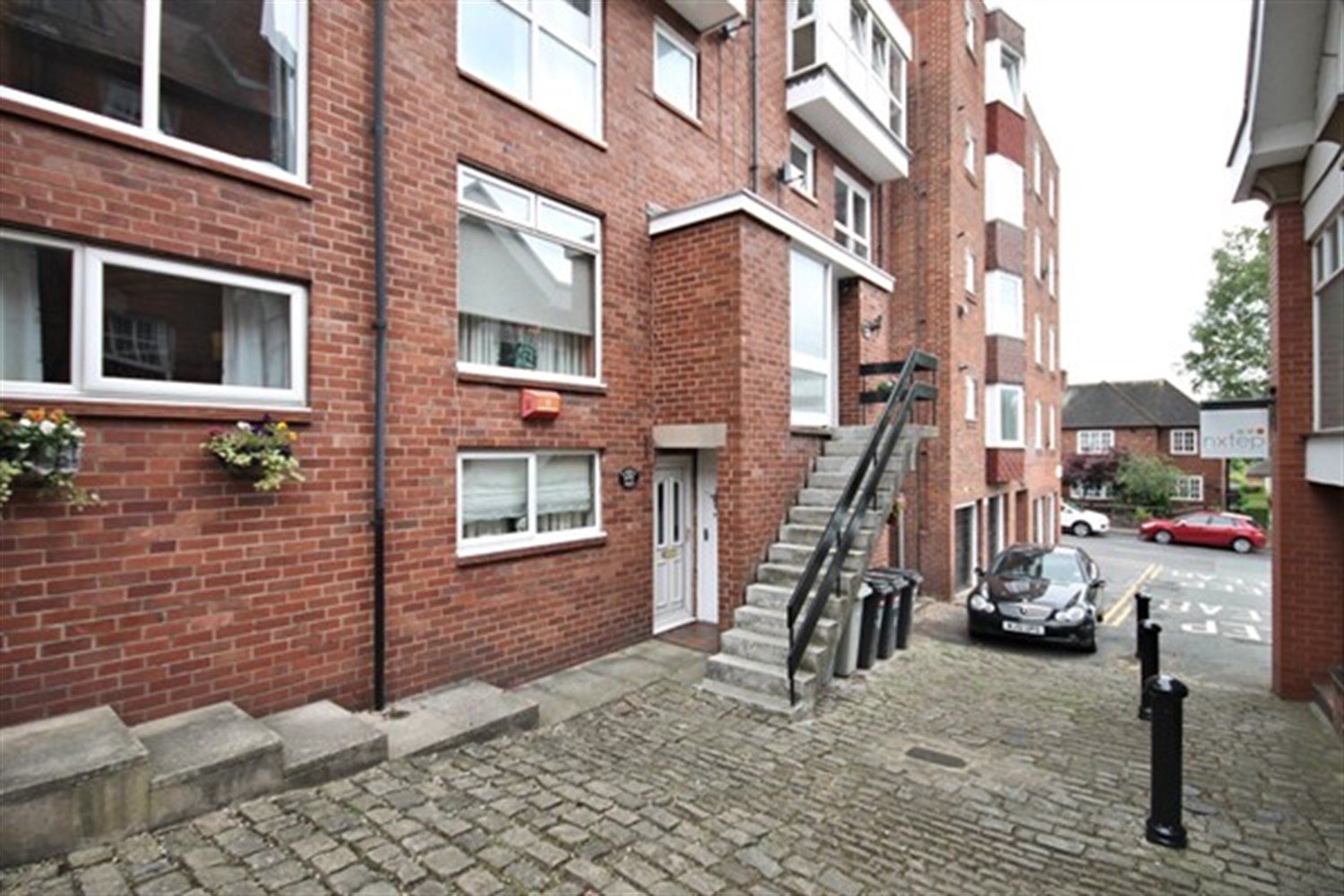 2 bedroom Apartment Let