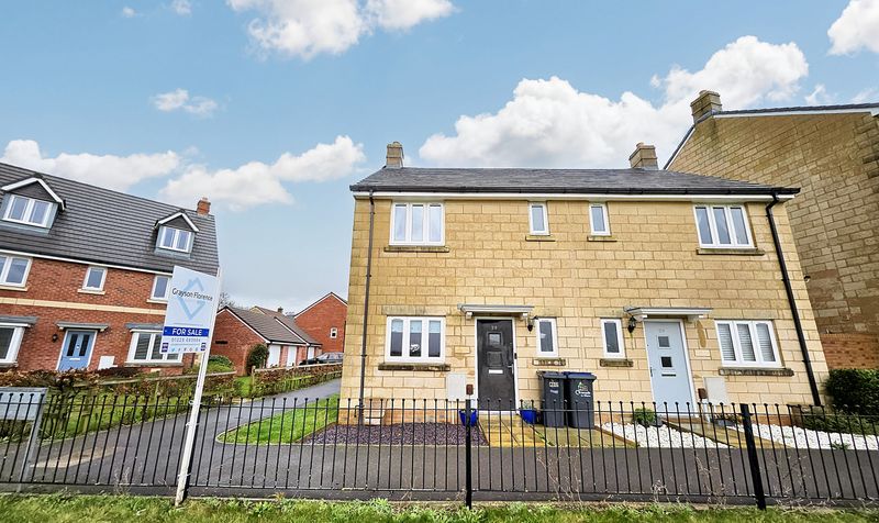 3 bedroom Semi-Detached House SSTC