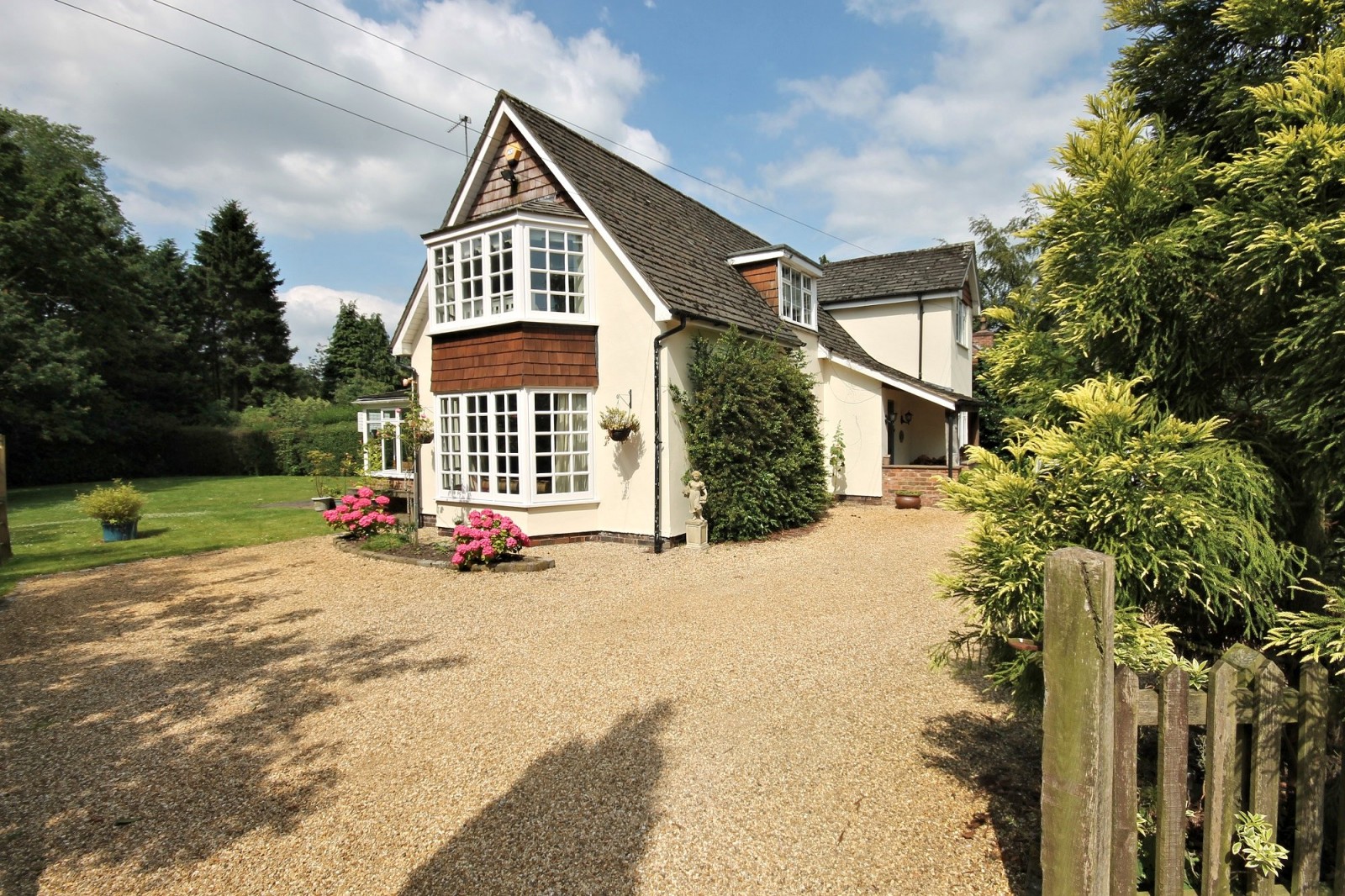 4 bedroom Detached house SSTC