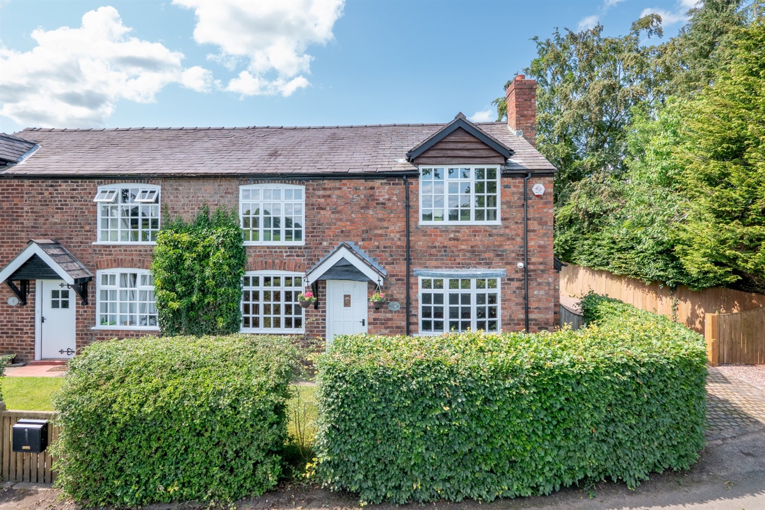 3 bedroom Semi-detached house SSTC