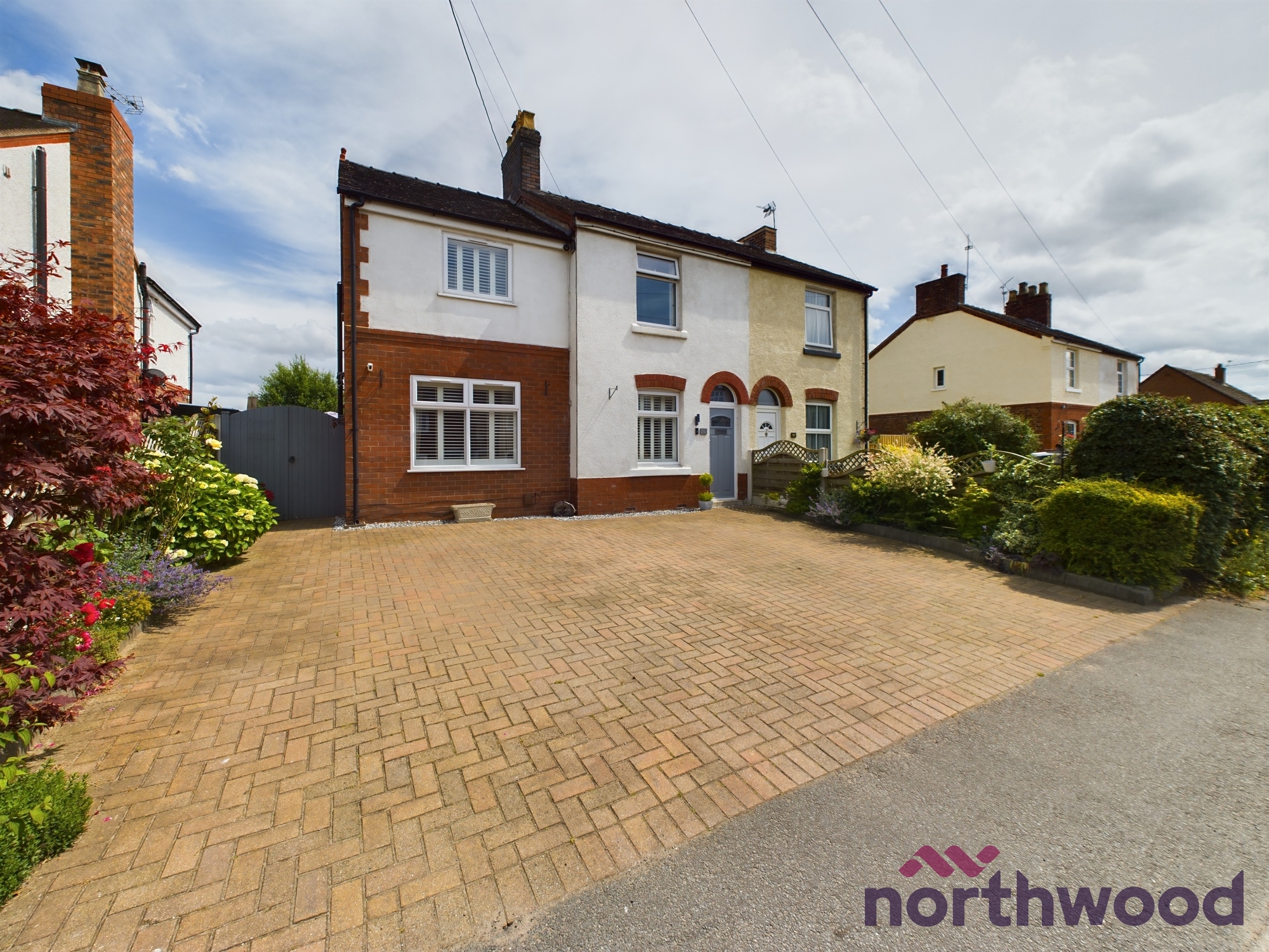 4 bedroom Semi-Detached House SSTC
