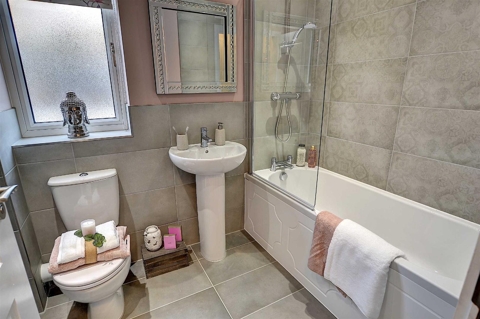 3 bedroom Semi-Detached Under Offer
