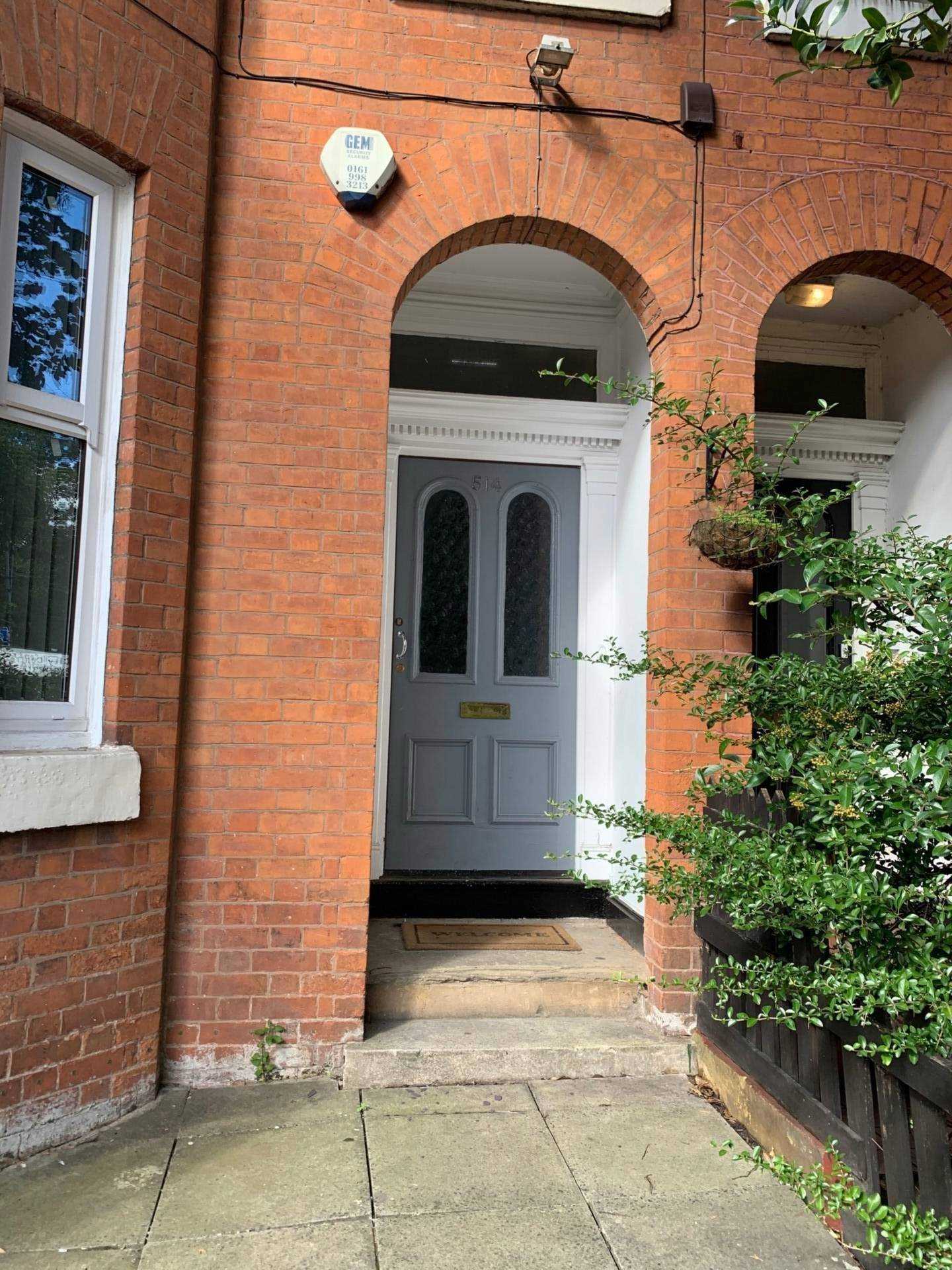 8 bedroom House To Let