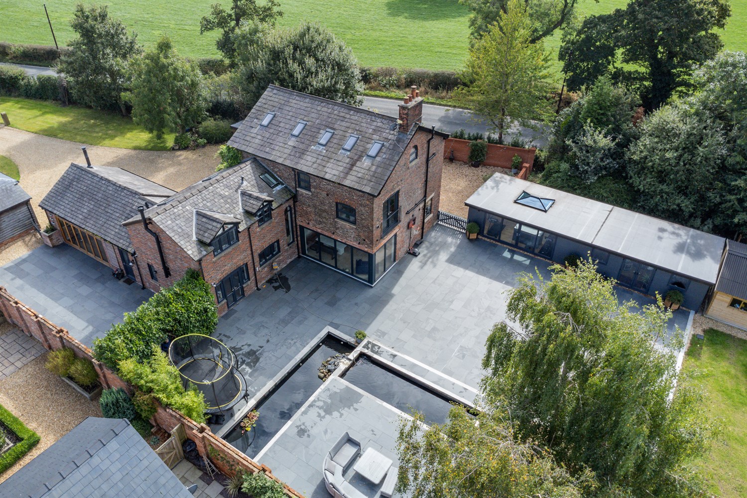 4 bedroom Detached house SSTC