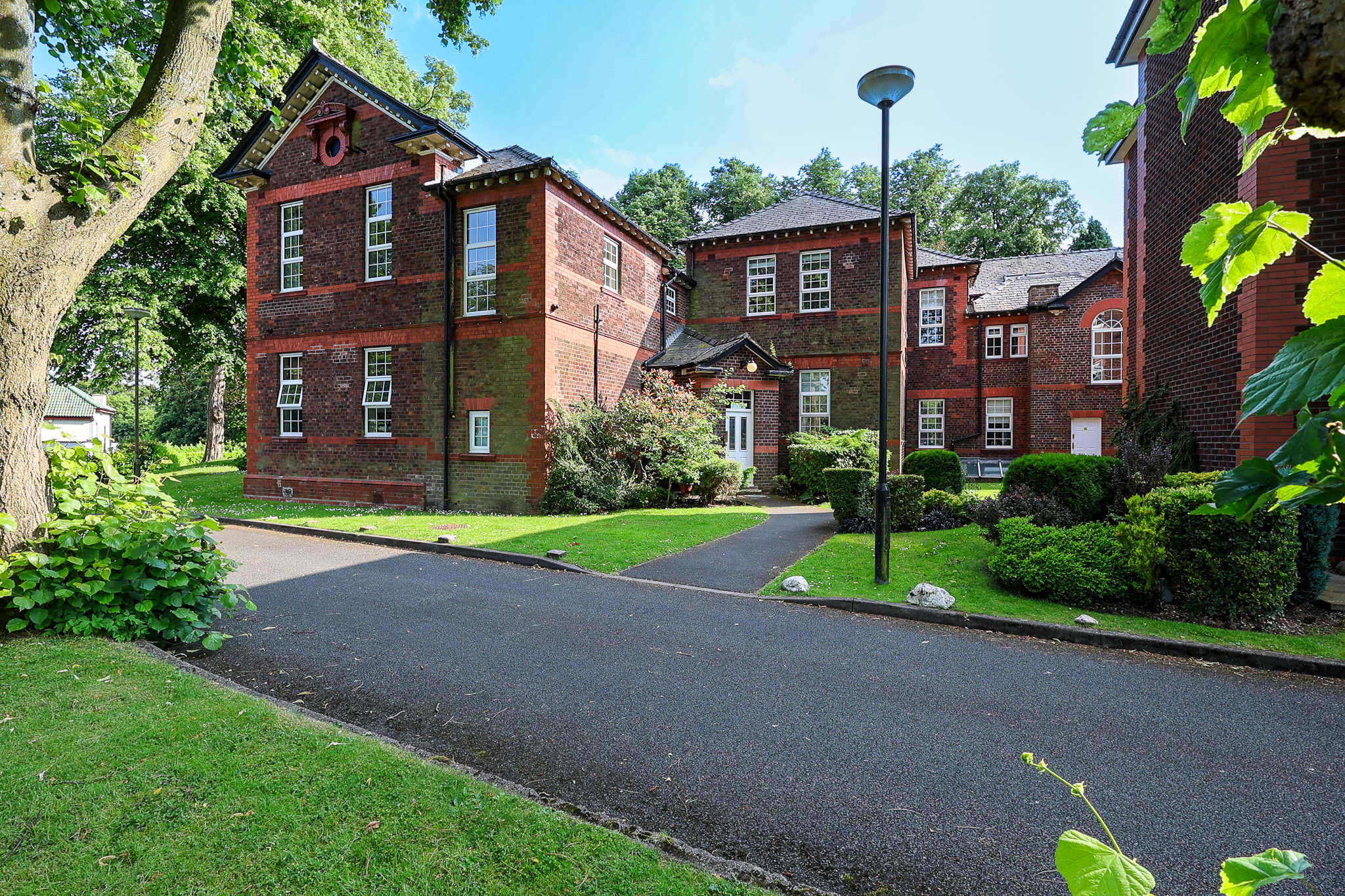 1 bedroom Apartment Let agreed