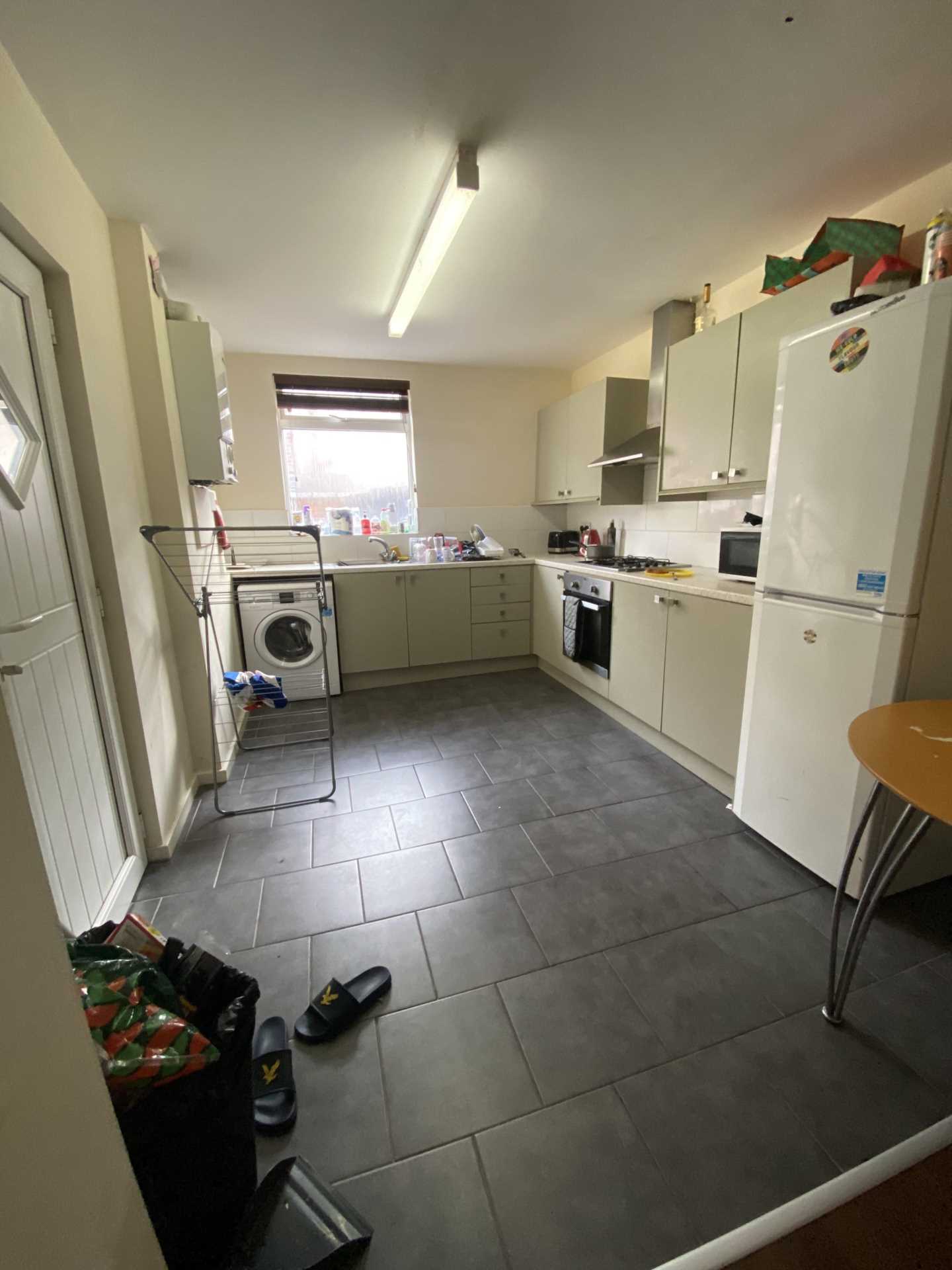 4 bedroom Terraced To Let