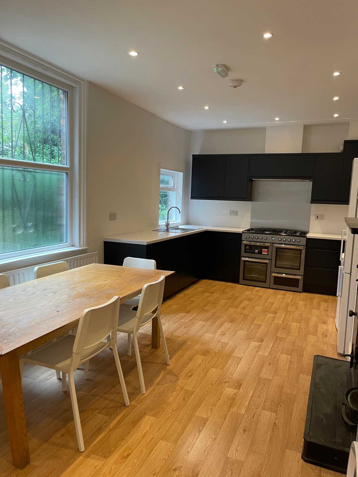 7 bedroom Semi-Detached To Let